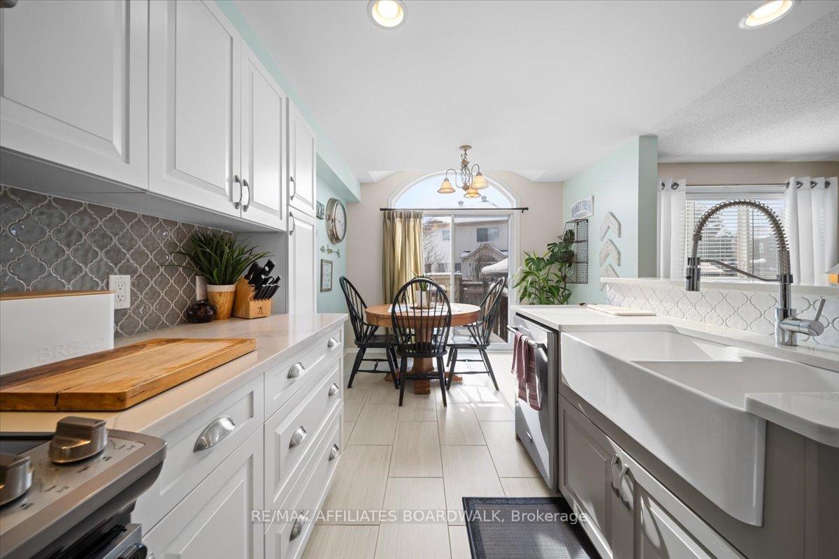 Photo 20 of 4 Landover Crescent, Ottawa, Kanata - Emerald Meadows/Trailwest — HOMEH