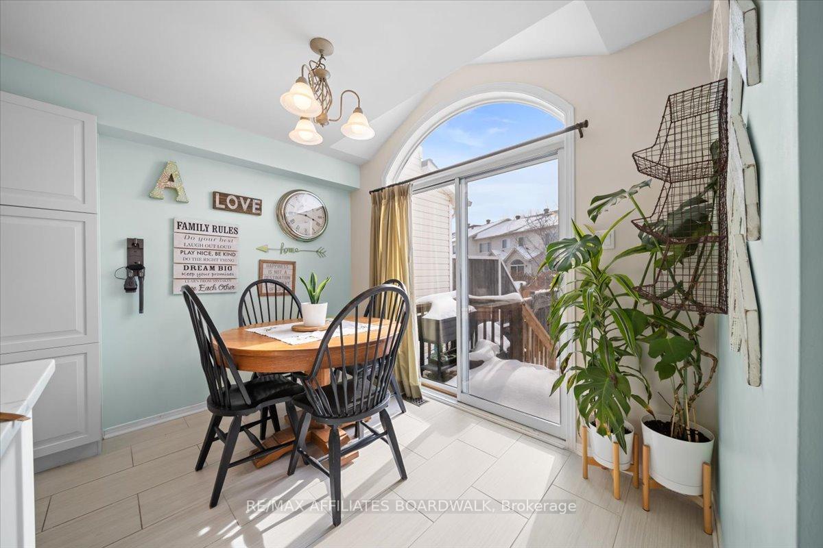 Photo 21 of 4 Landover Crescent, Ottawa, Kanata - Emerald Meadows/Trailwest — HOMEH