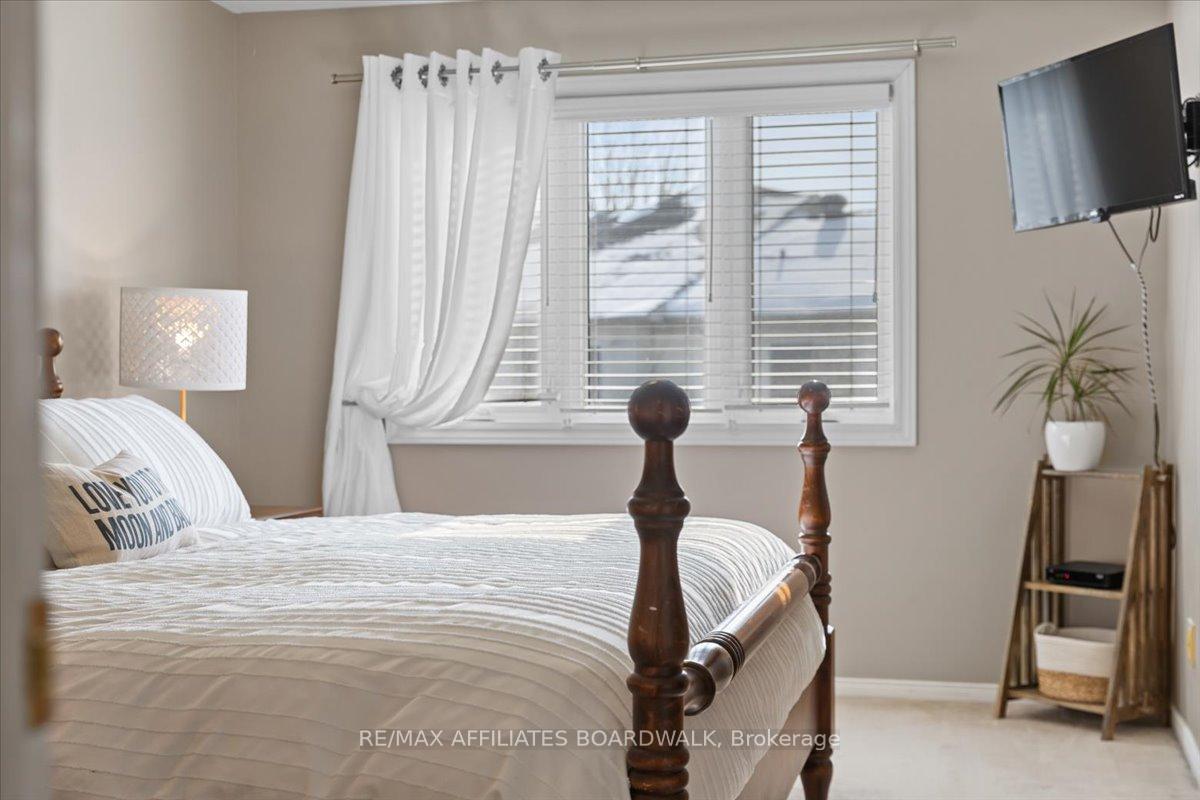Photo 32 of 4 Landover Crescent, Ottawa, Kanata - Emerald Meadows/Trailwest — HOMEH