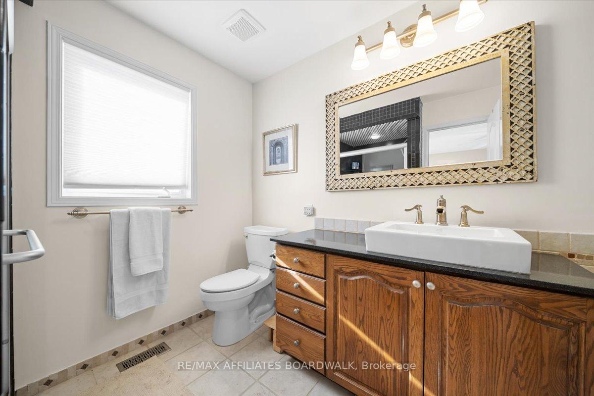 Photo 34 of 4 Landover Crescent, Ottawa, Kanata - Emerald Meadows/Trailwest — HOMEH