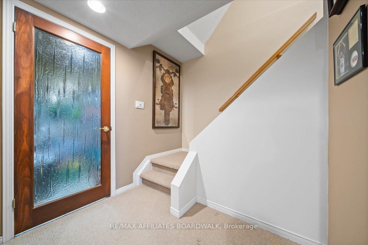 Photo 37 of 4 Landover Crescent, Ottawa, Kanata - Emerald Meadows/Trailwest — HOMEH