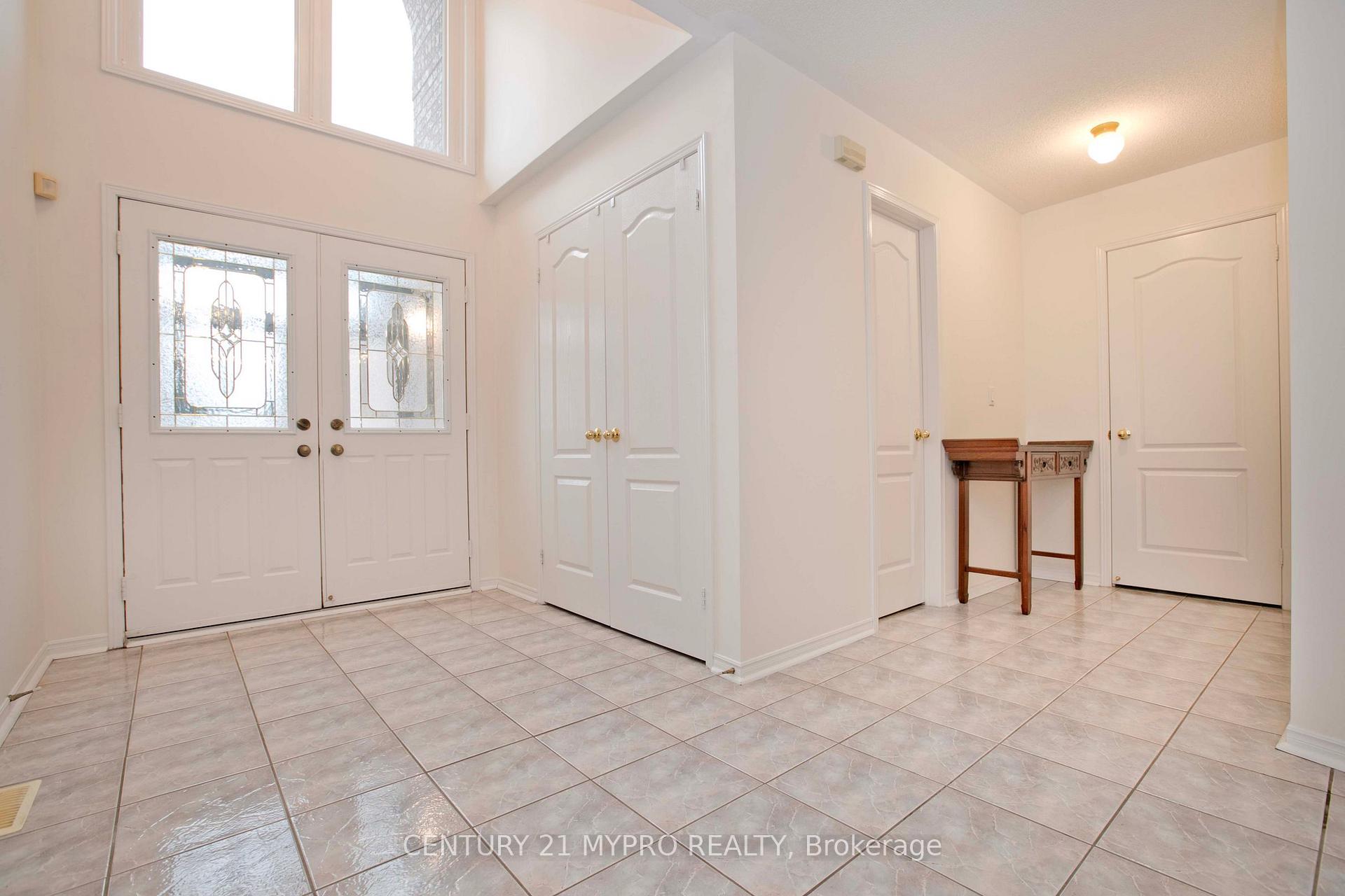 Photo 2 of 29 Webber Crescent, Markham, Unionville — HOMEH