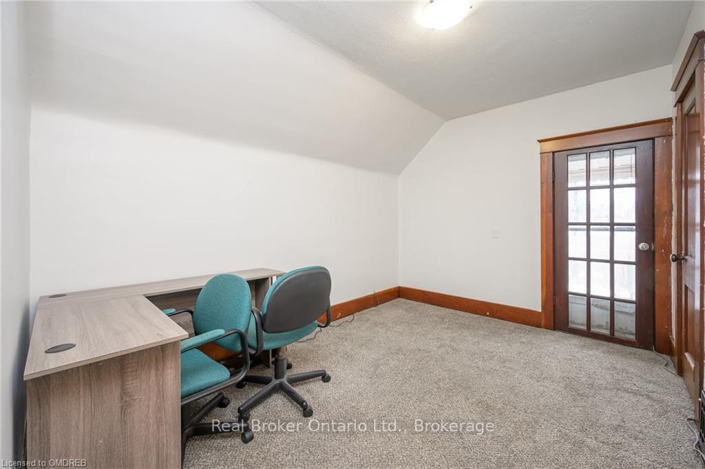 Photo 13 of 249 Wellington Street N, Kitchener — HOMEH