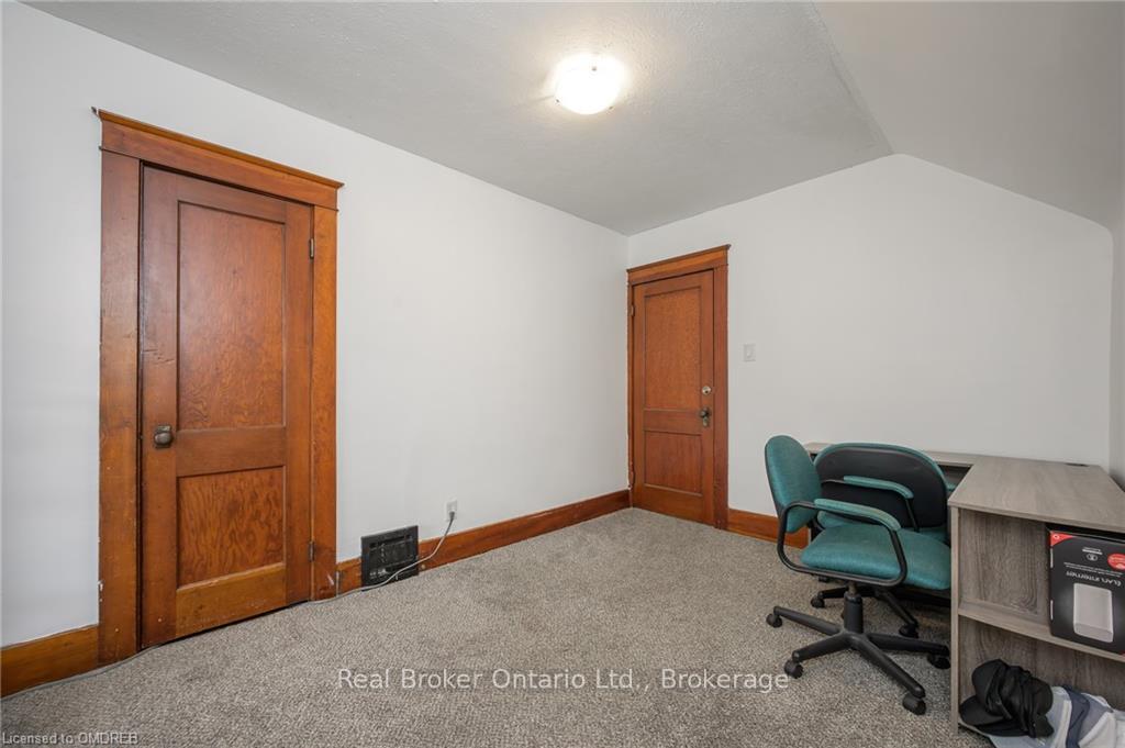 Photo 14 of 249 Wellington Street N, Kitchener — HOMEH