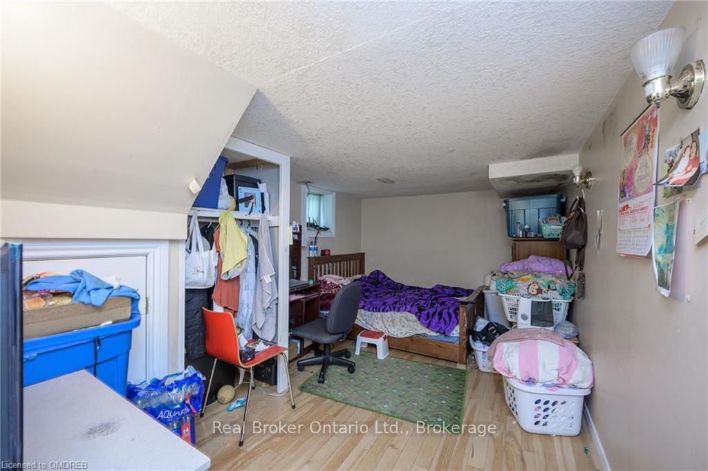 Photo 16 of 249 Wellington Street N, Kitchener — HOMEH