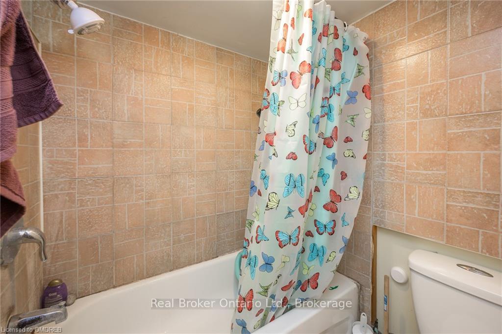 Photo 18 of 249 Wellington Street N, Kitchener — HOMEH