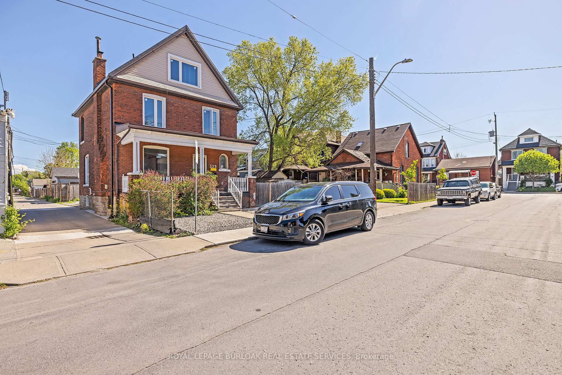Front of Unit Main, 325 Robert Street