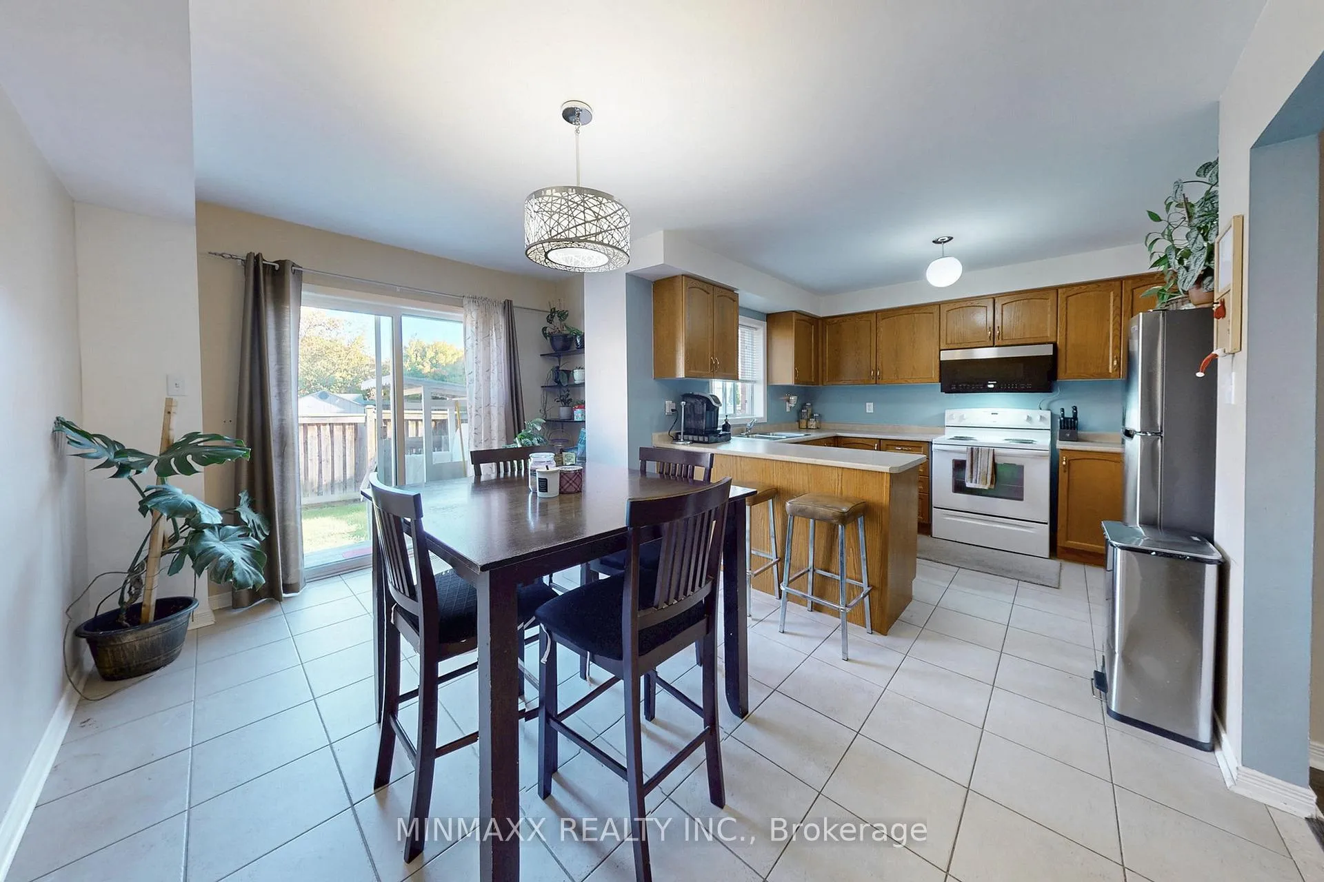 Photo 10 of 420 Hobbs Crescent, Milton, Clarke — HOMEH