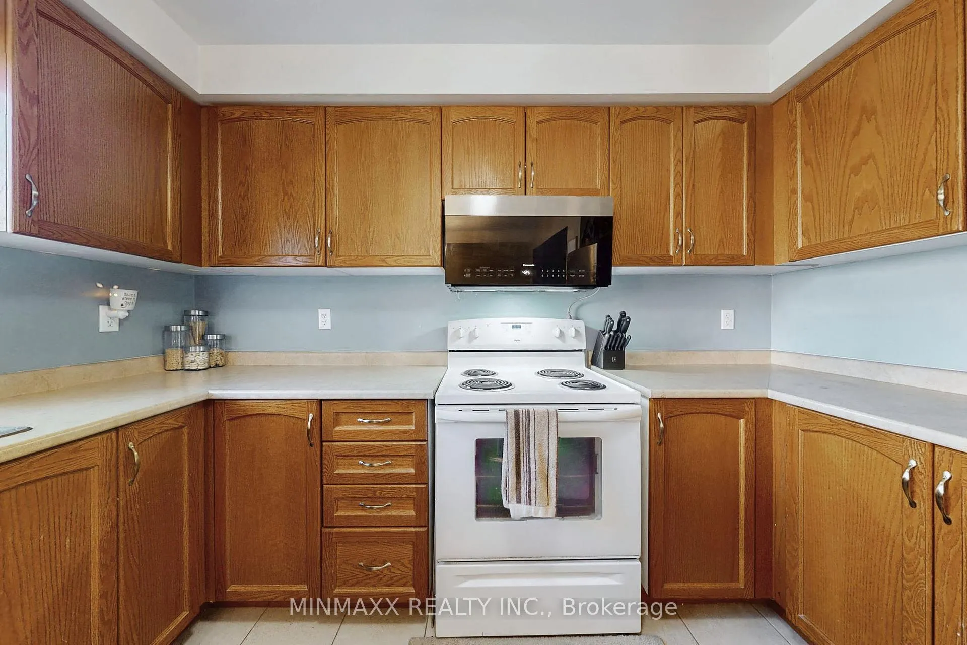 Photo 16 of 420 Hobbs Crescent, Milton, Clarke — HOMEH