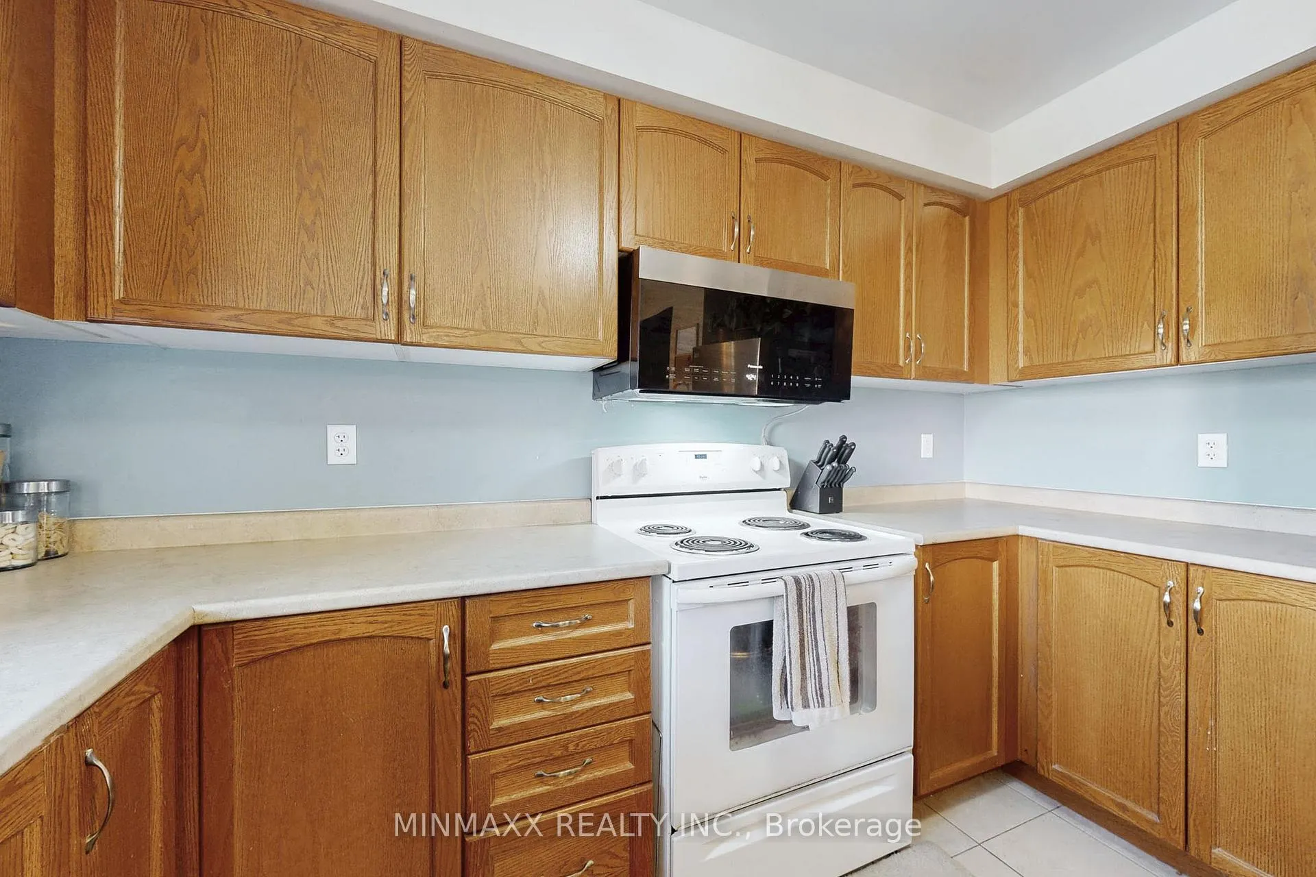 Photo 17 of 420 Hobbs Crescent, Milton, Clarke — HOMEH