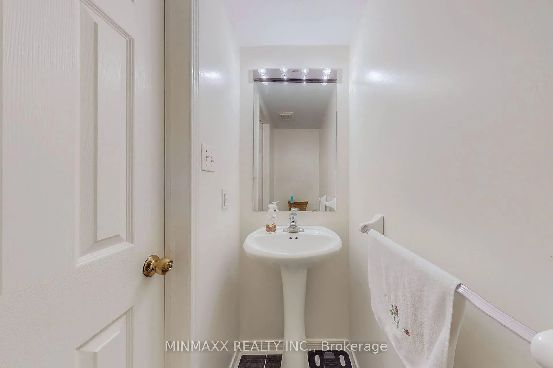 Photo 19 of 420 Hobbs Crescent, Milton, Clarke — HOMEH