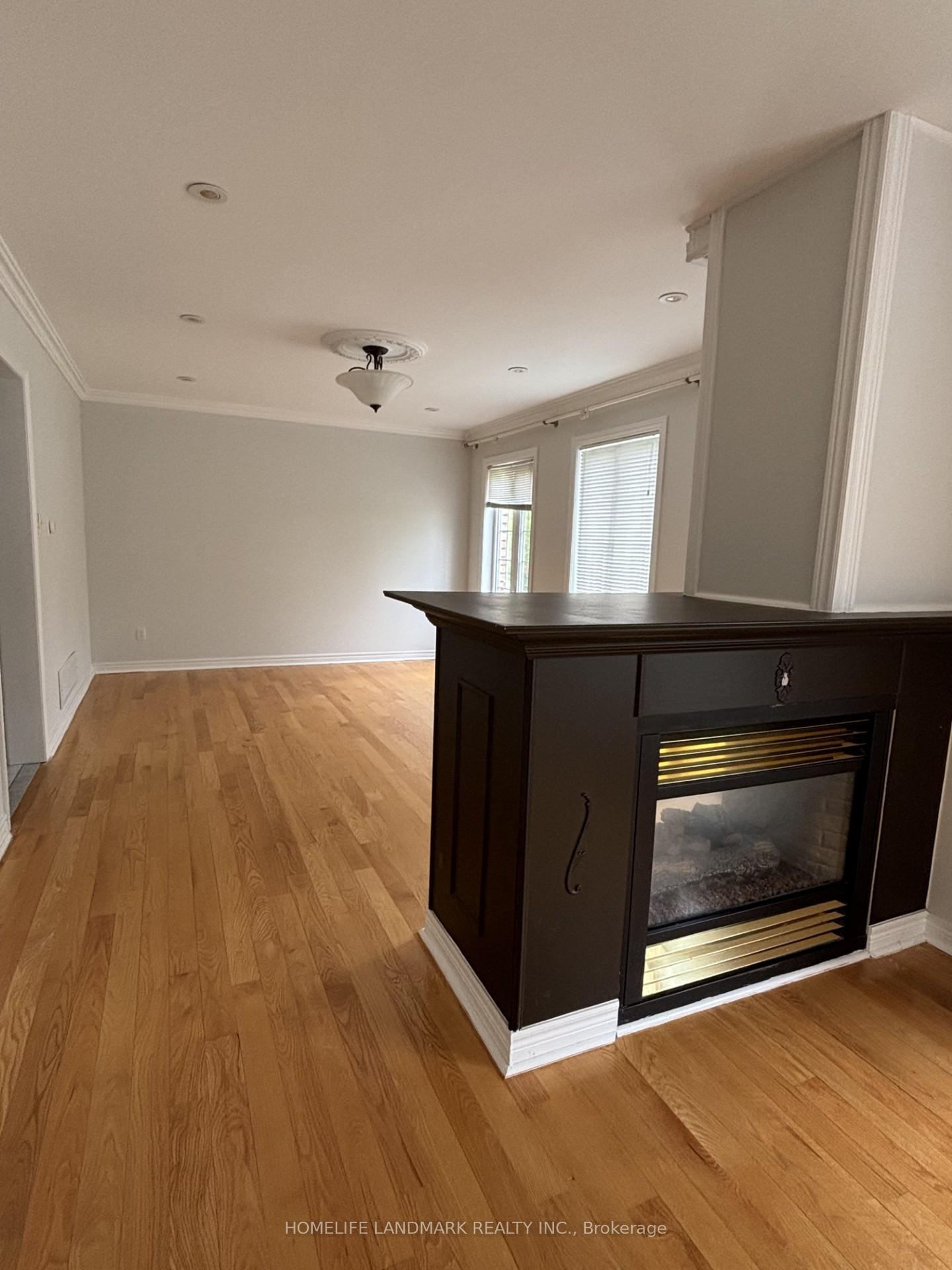 Photo 7 of 1 Hillwood Street, Markham, Berczy — HOMEH