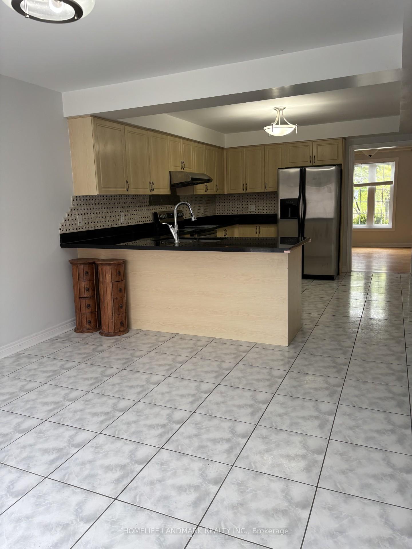 Photo 10 of 1 Hillwood Street, Markham, Berczy — HOMEH