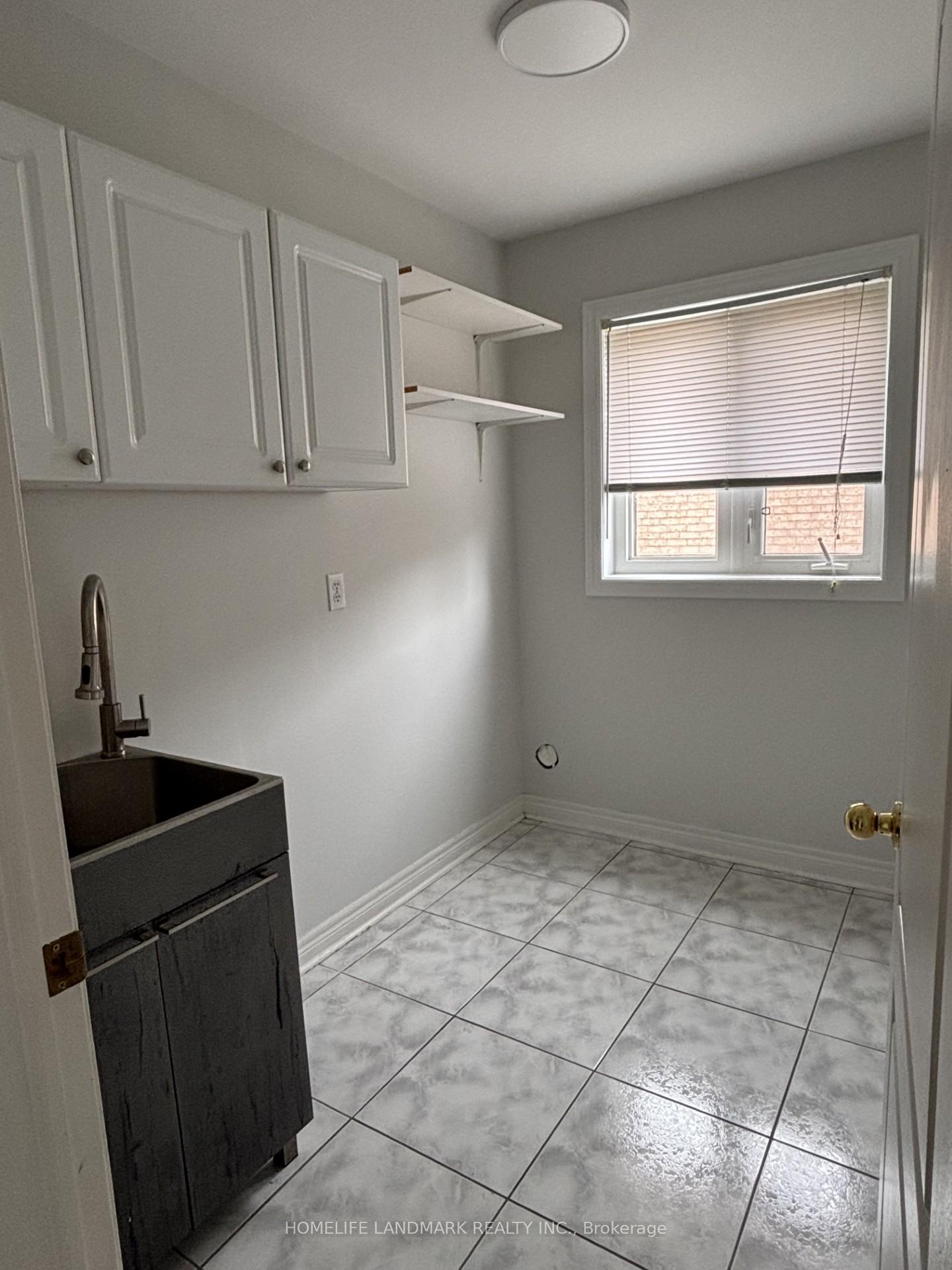Photo 11 of 1 Hillwood Street, Markham, Berczy — HOMEH