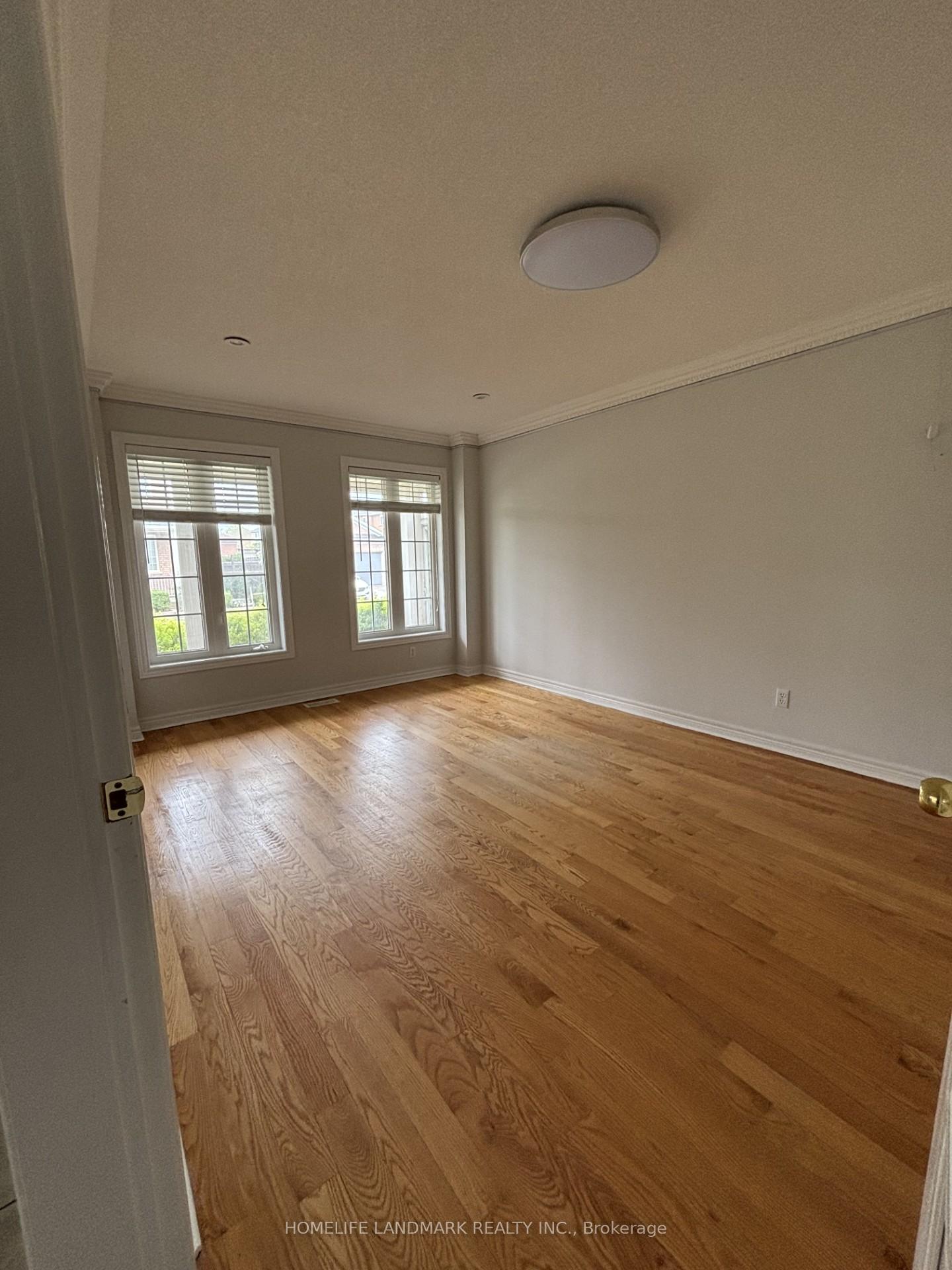 Photo 12 of 1 Hillwood Street, Markham, Berczy — HOMEH
