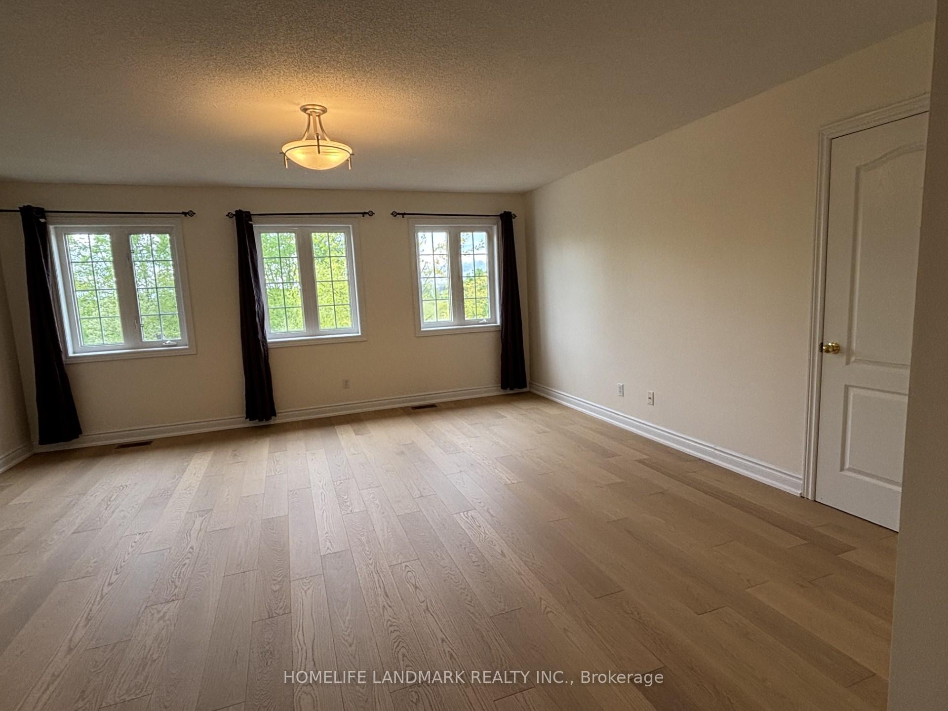Photo 16 of 1 Hillwood Street, Markham, Berczy — HOMEH