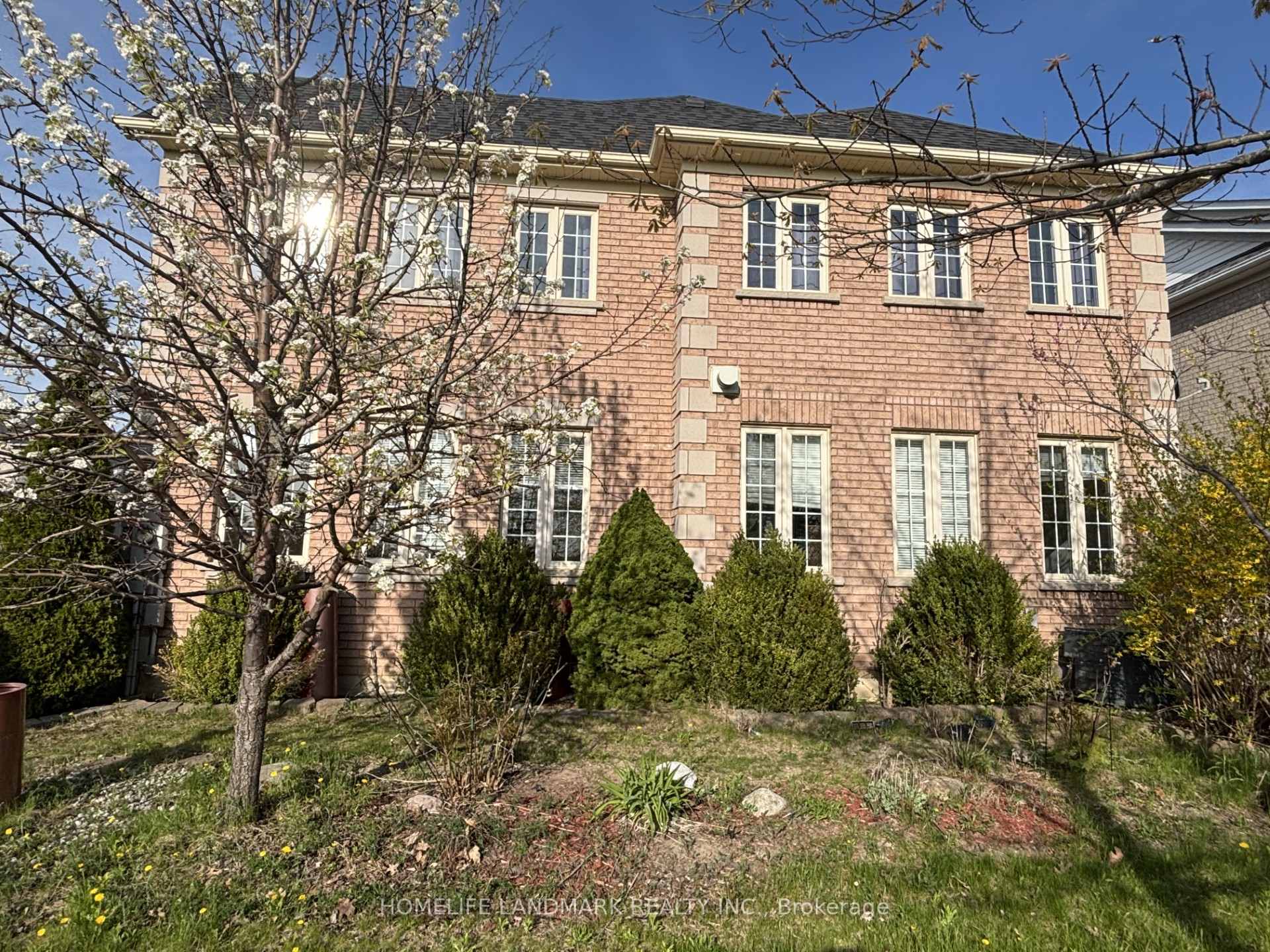 Photo 24 of 1 Hillwood Street, Markham, Berczy — HOMEH