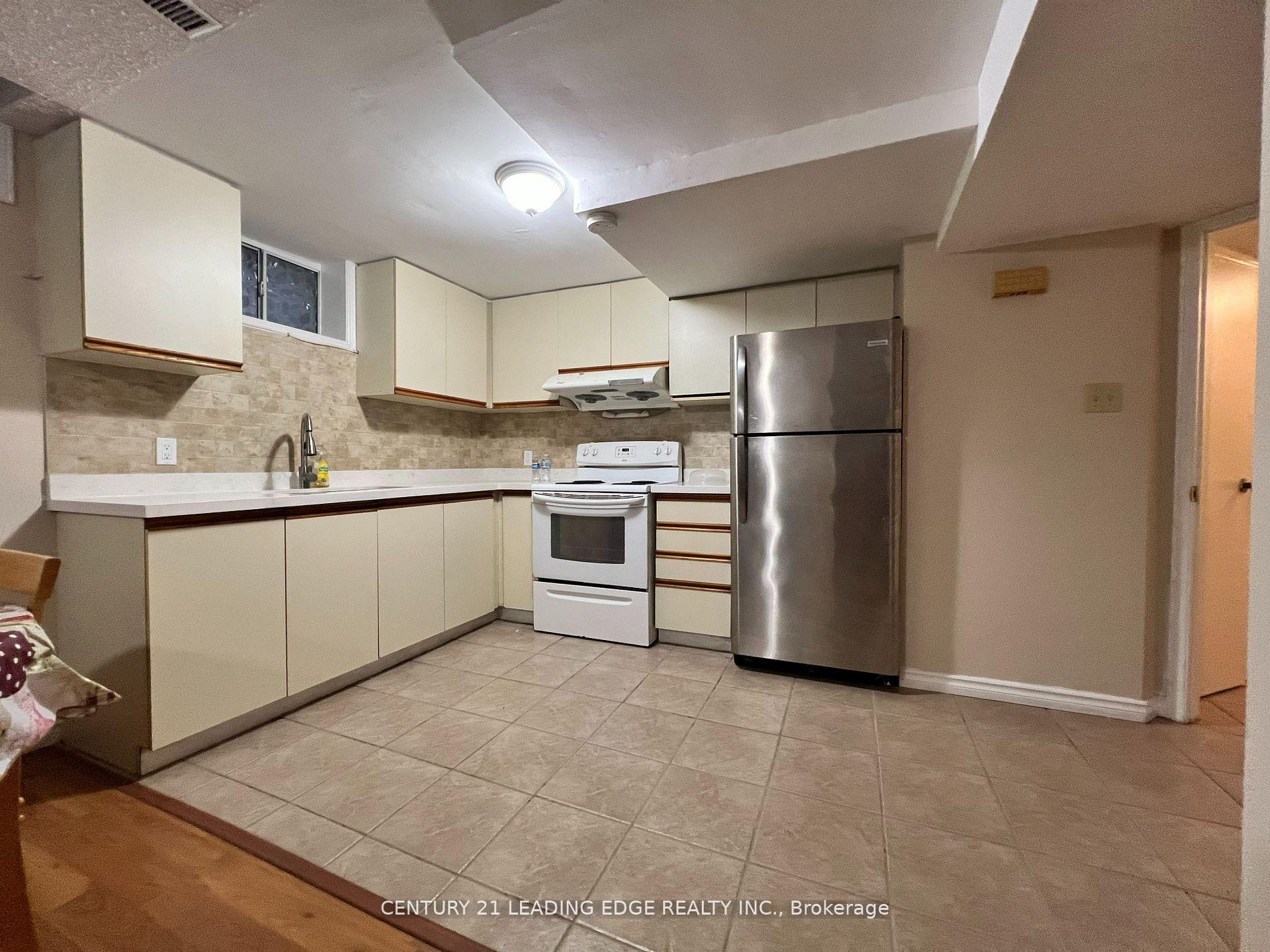 Photo 3 of Unit BSMT, 35 Irenemount Crescent, Markham, Middlefield — HOMEH
