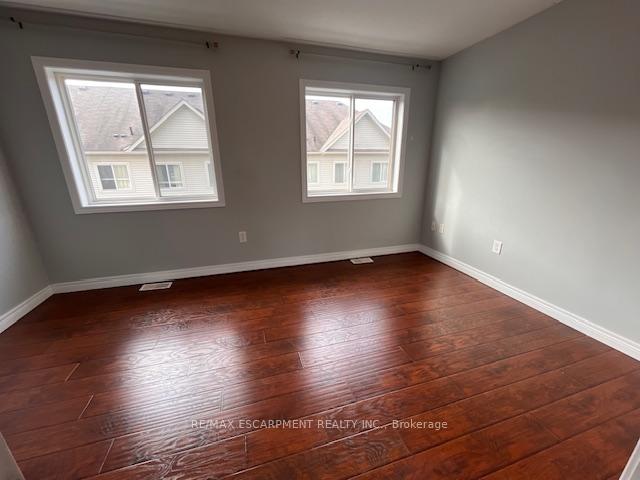 Photo 3 of 55 Viking Drive, Hamilton, Binbrook — HOMEH
