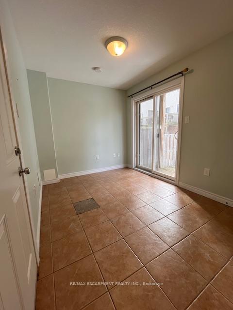 Photo 8 of 55 Viking Drive, Hamilton, Binbrook — HOMEH