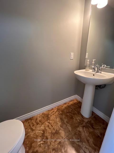 Photo 13 of 55 Viking Drive, Hamilton, Binbrook — HOMEH