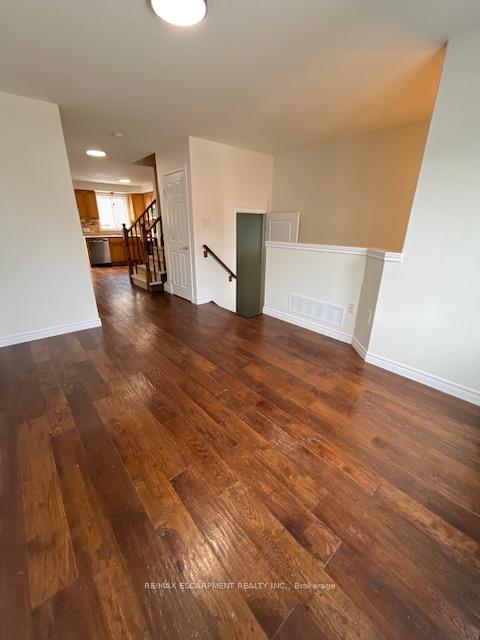 Photo 17 of 55 Viking Drive, Hamilton, Binbrook — HOMEH