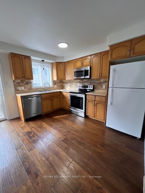 Photo 18 of 55 Viking Drive, Hamilton, Binbrook — HOMEH