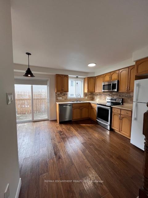 Photo 20 of 55 Viking Drive, Hamilton, Binbrook — HOMEH