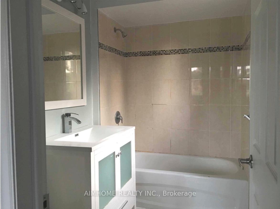 Photo 5 of 42 Huntington Park Drive, Markham, Thornlea — HOMEH