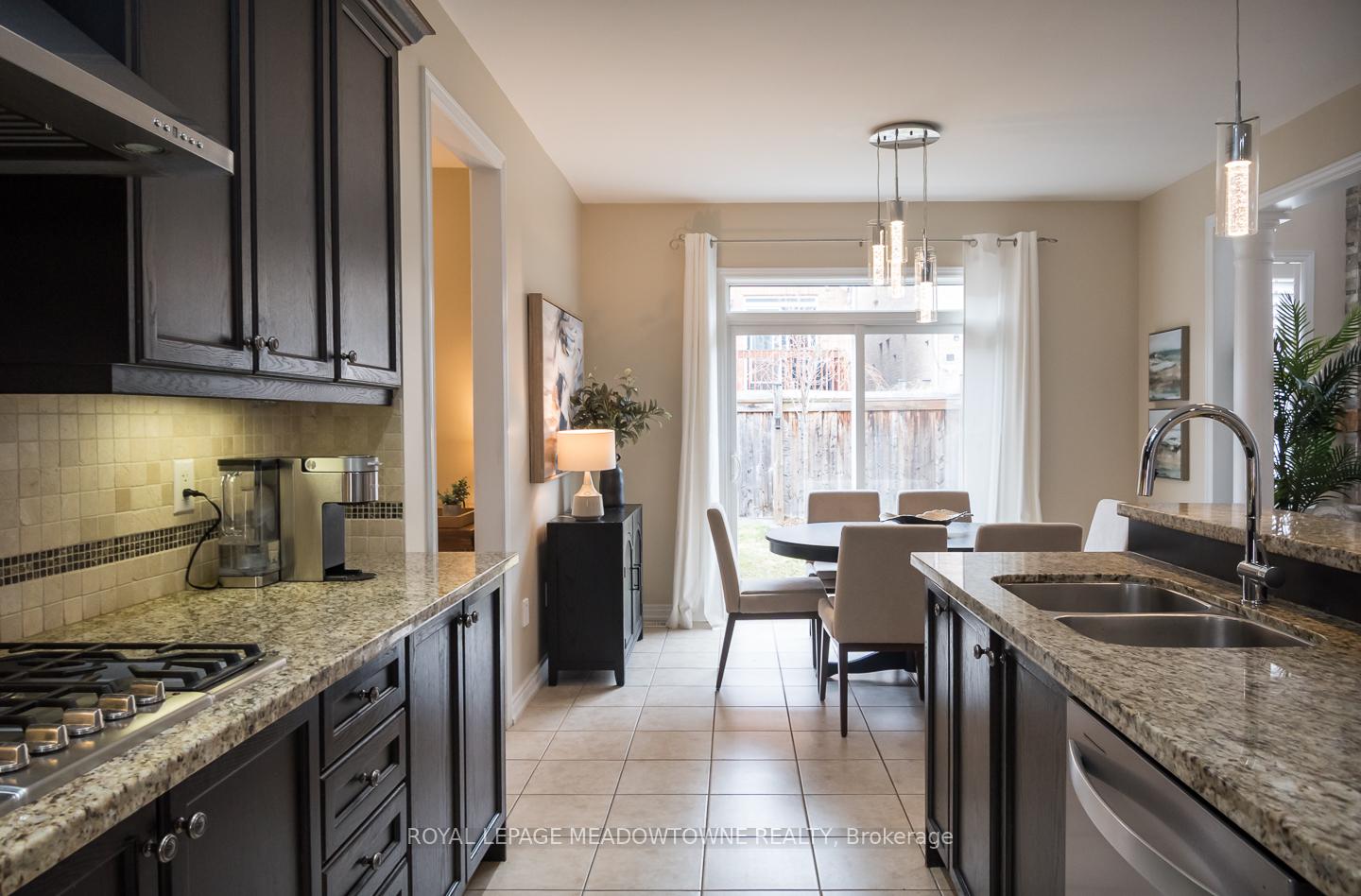 Photo 8 of 476 Laundon Terrace, Milton, Scott — HOMEH