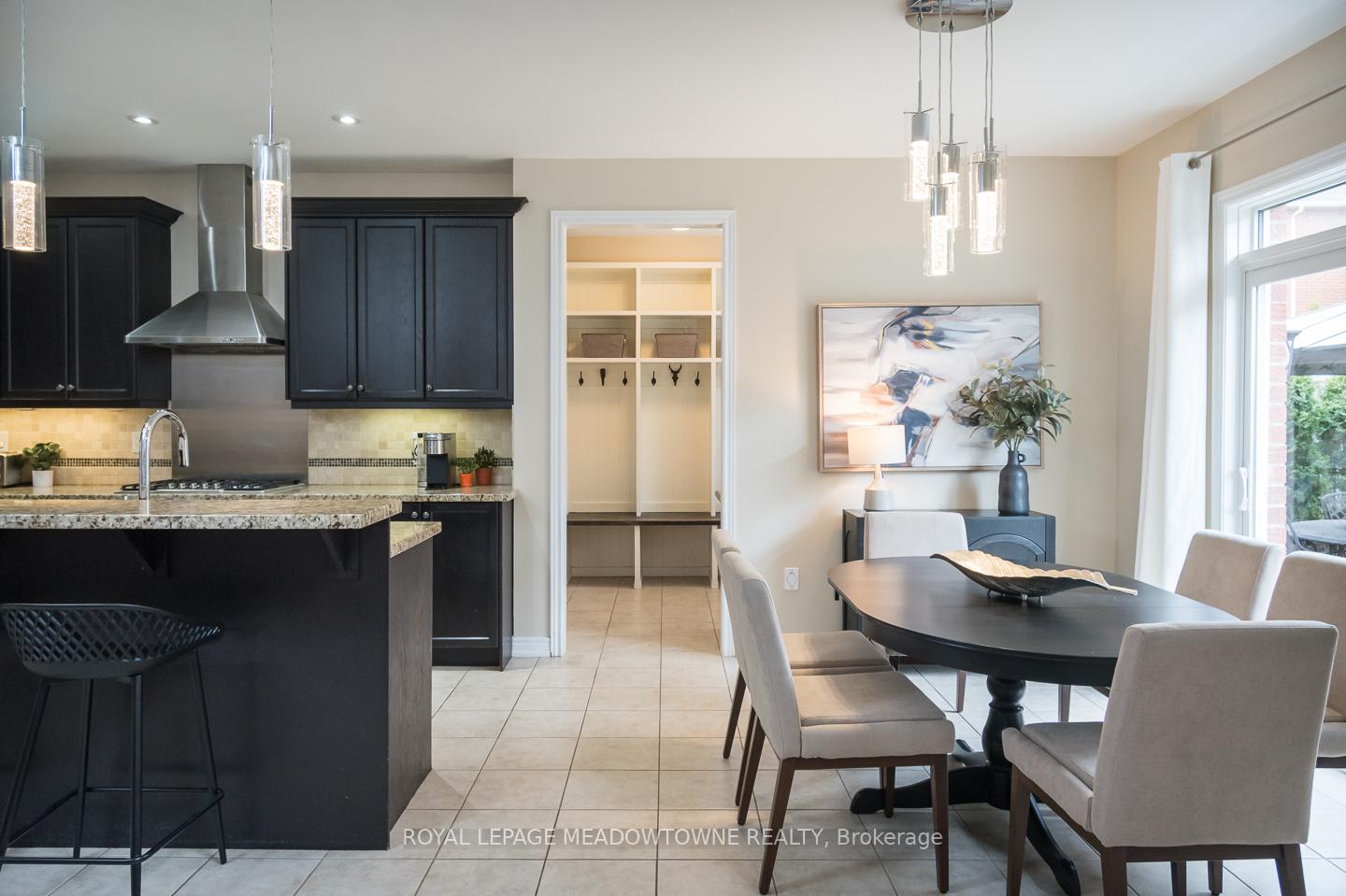 Photo 10 of 476 Laundon Terrace, Milton, Scott — HOMEH