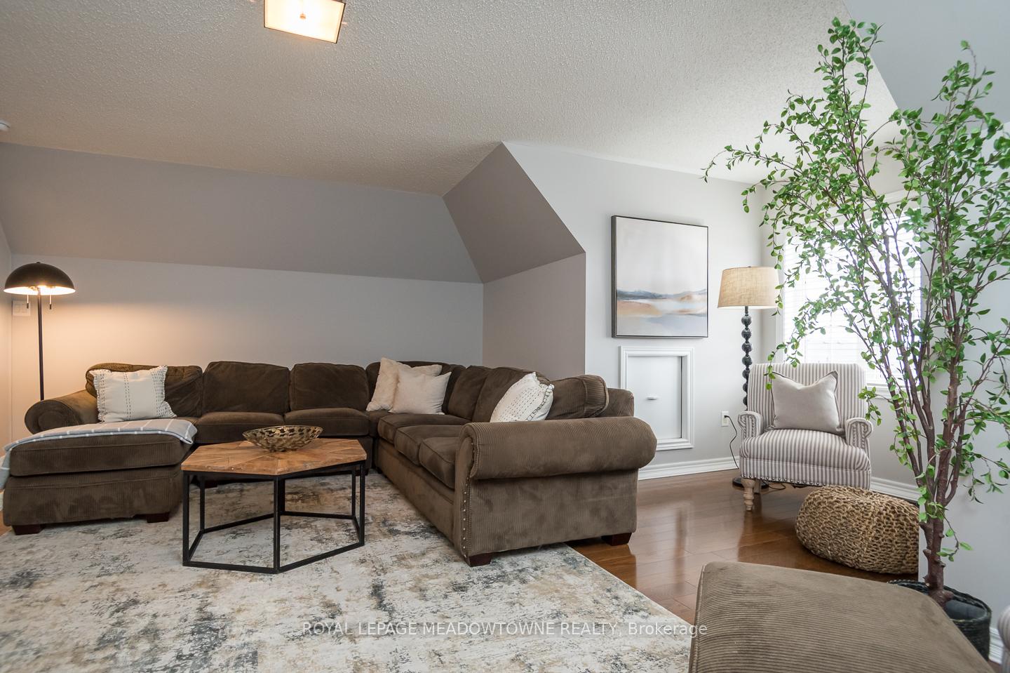 Photo 32 of 476 Laundon Terrace, Milton, Scott — HOMEH