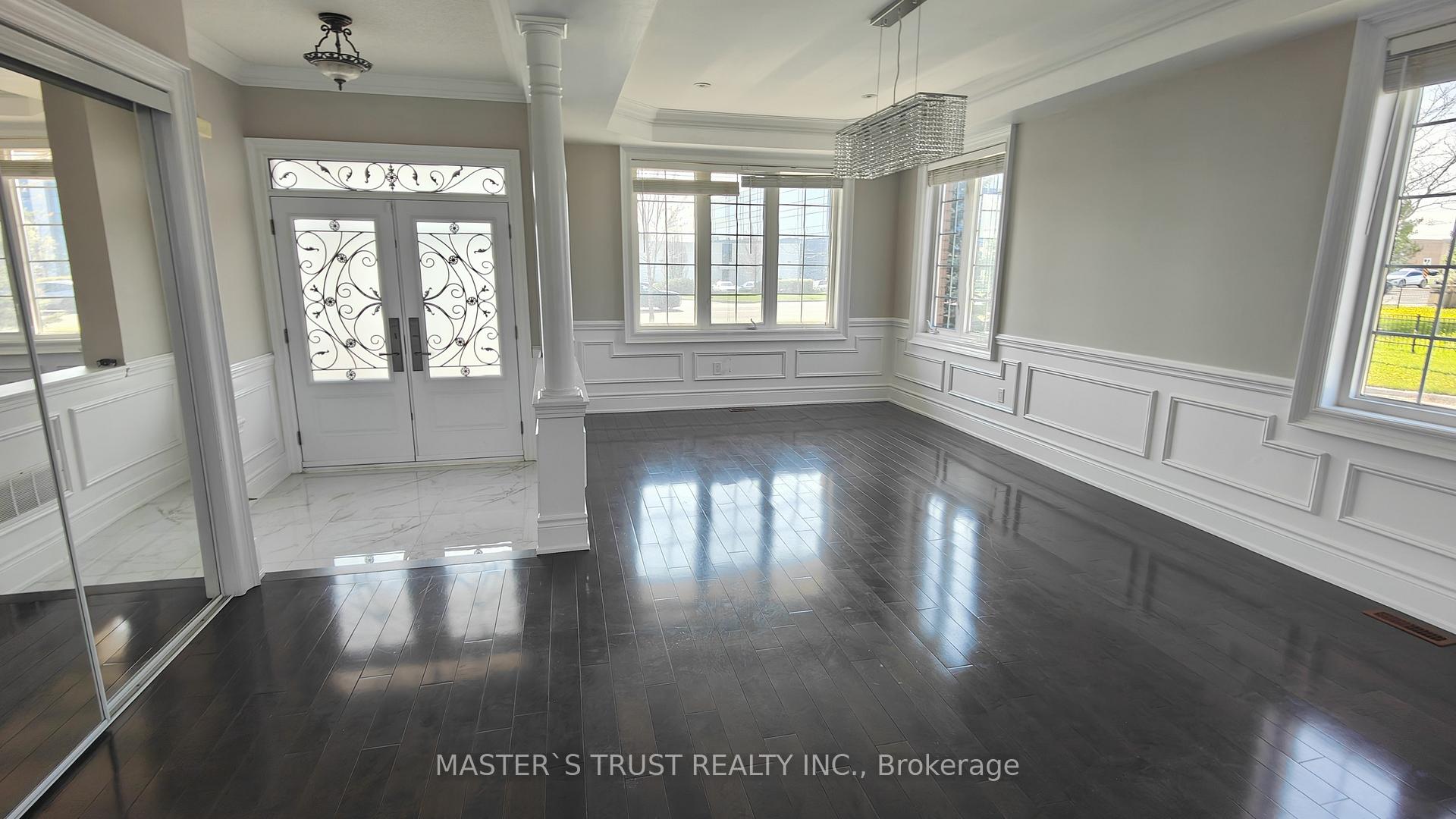 Photo 3 of 66 Starhill Crescent, Markham, Cachet — HOMEH
