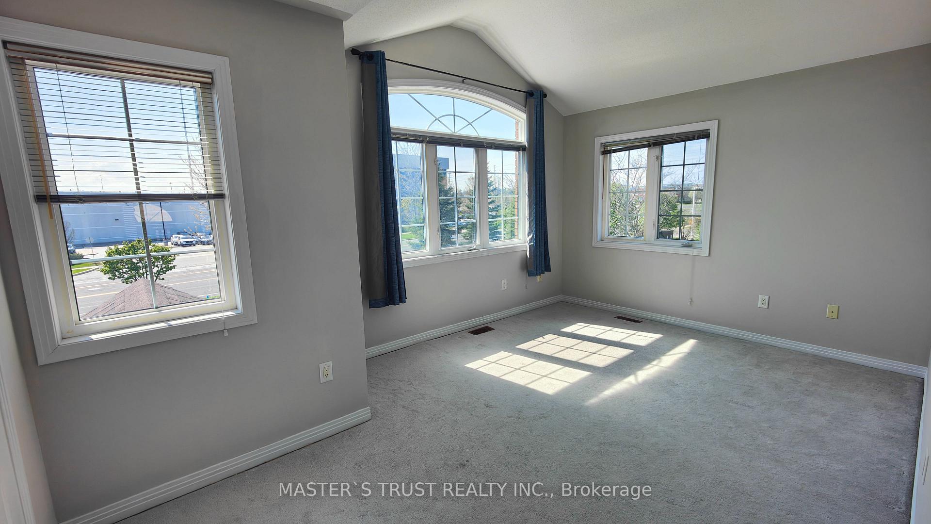 Photo 9 of 66 Starhill Crescent, Markham, Cachet — HOMEH