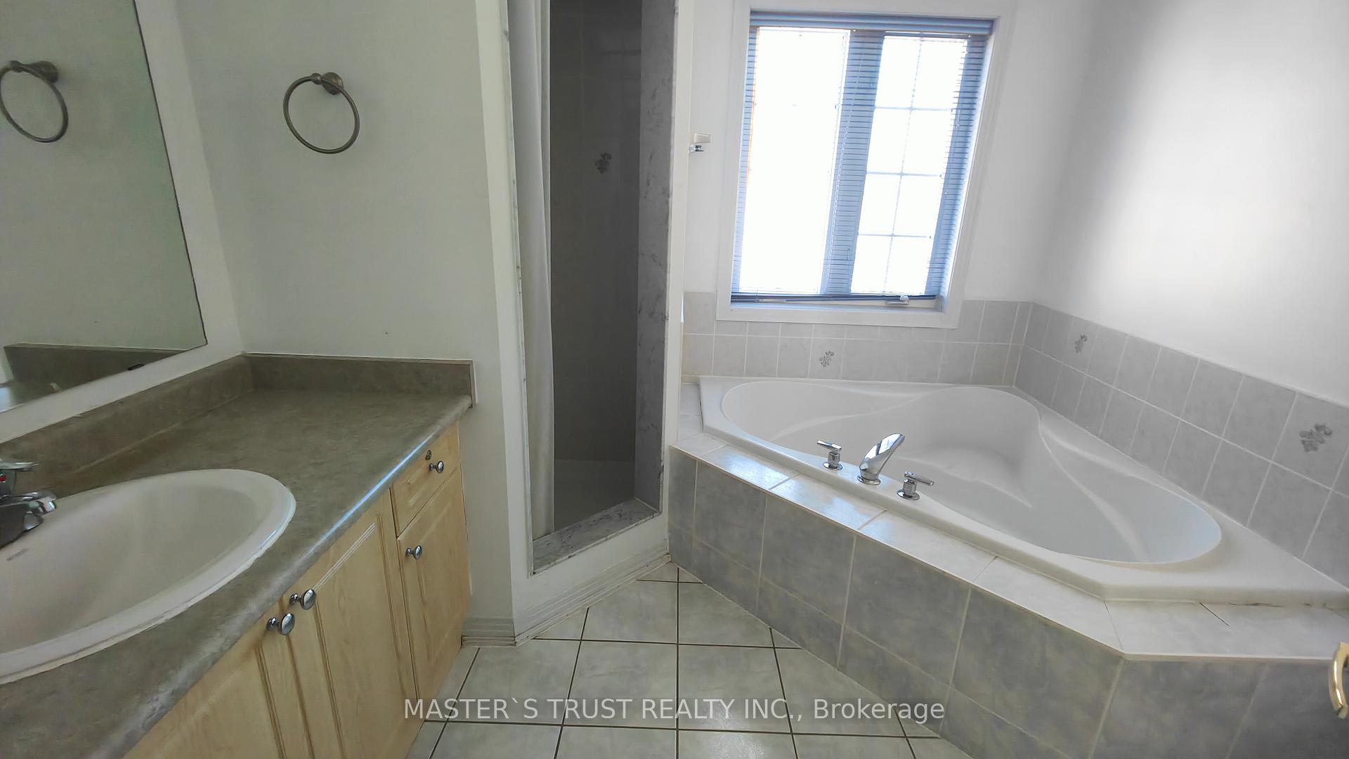 Photo 11 of 66 Starhill Crescent, Markham, Cachet — HOMEH