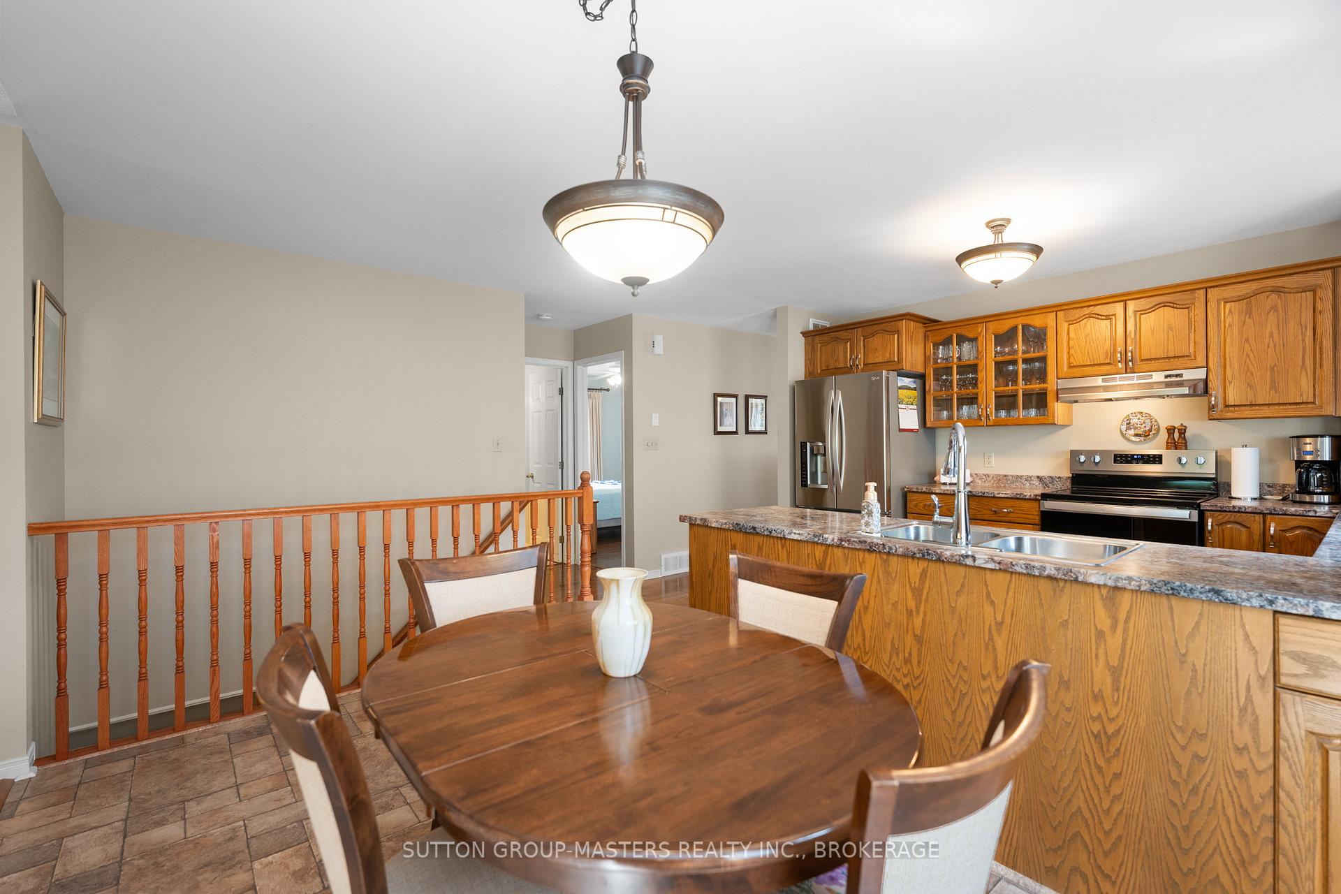 Photo 9 of 539 Sackville Crescent, Kingston, City Southwest — HOMEH