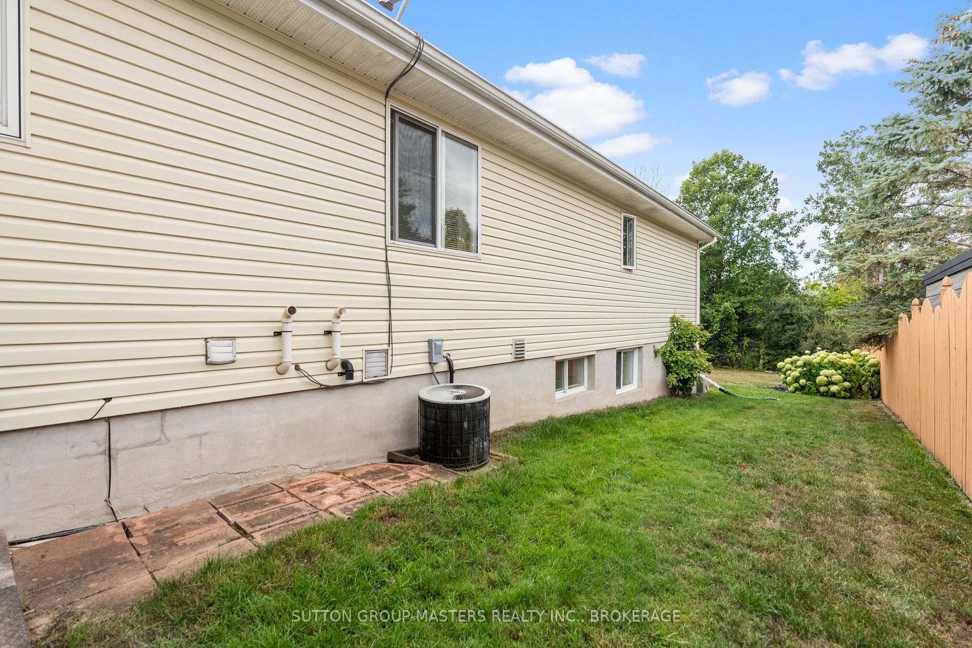 Photo 36 of 539 Sackville Crescent, Kingston, City Southwest — HOMEH