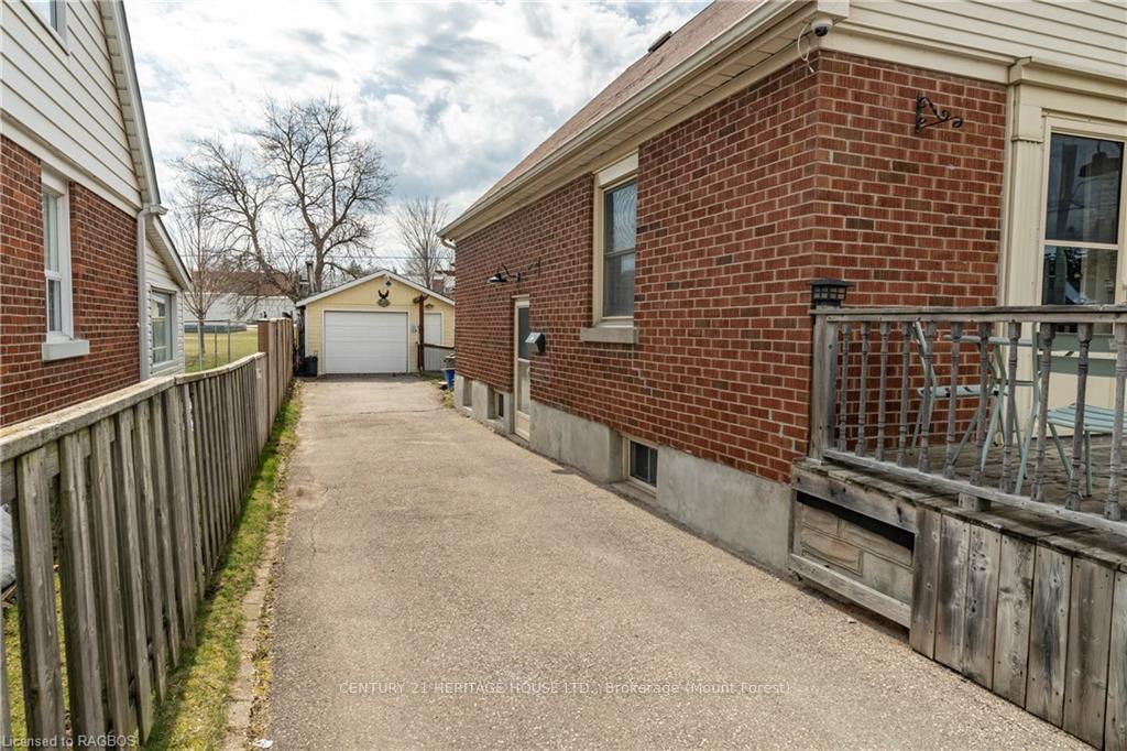 Photo 4 of 245 Melrose Avenue, Kitchener — HOMEH