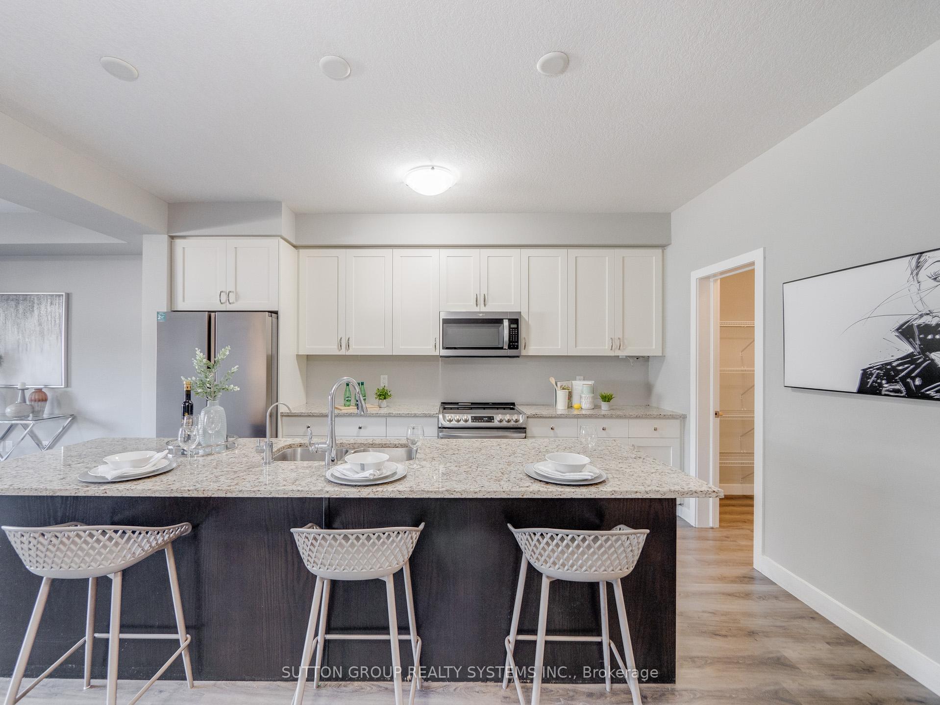Photo 8 of 913 Robert Ferrie Drive, Kitchener — HOMEH