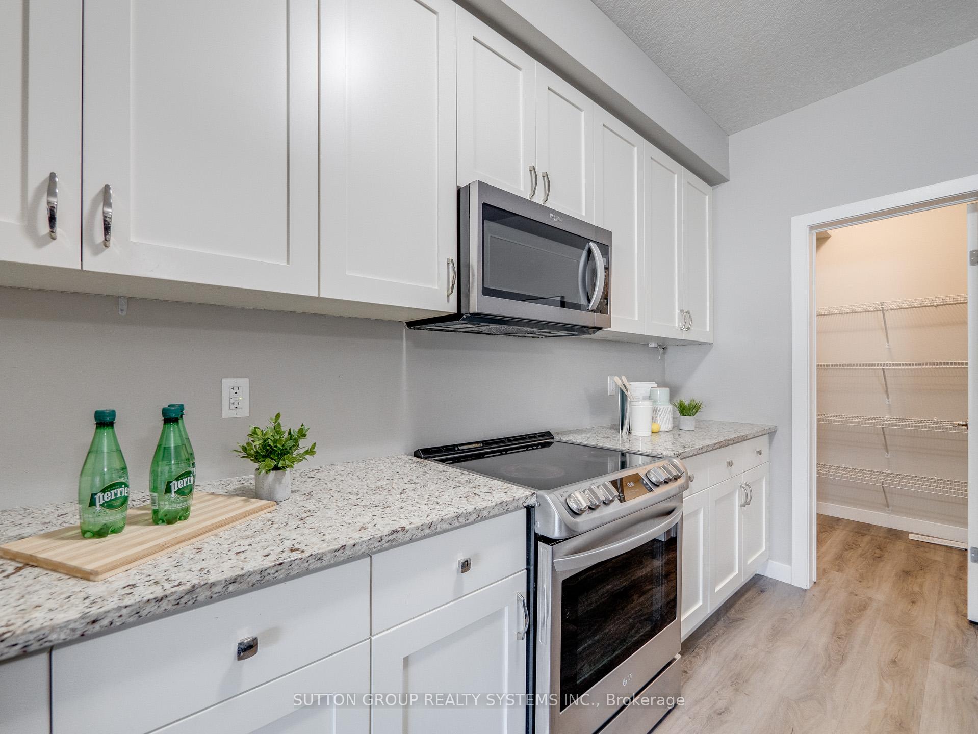 Photo 11 of 913 Robert Ferrie Drive, Kitchener — HOMEH