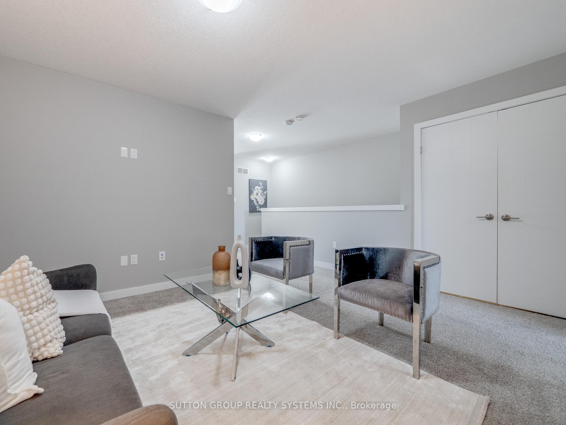 Photo 23 of 913 Robert Ferrie Drive, Kitchener — HOMEH