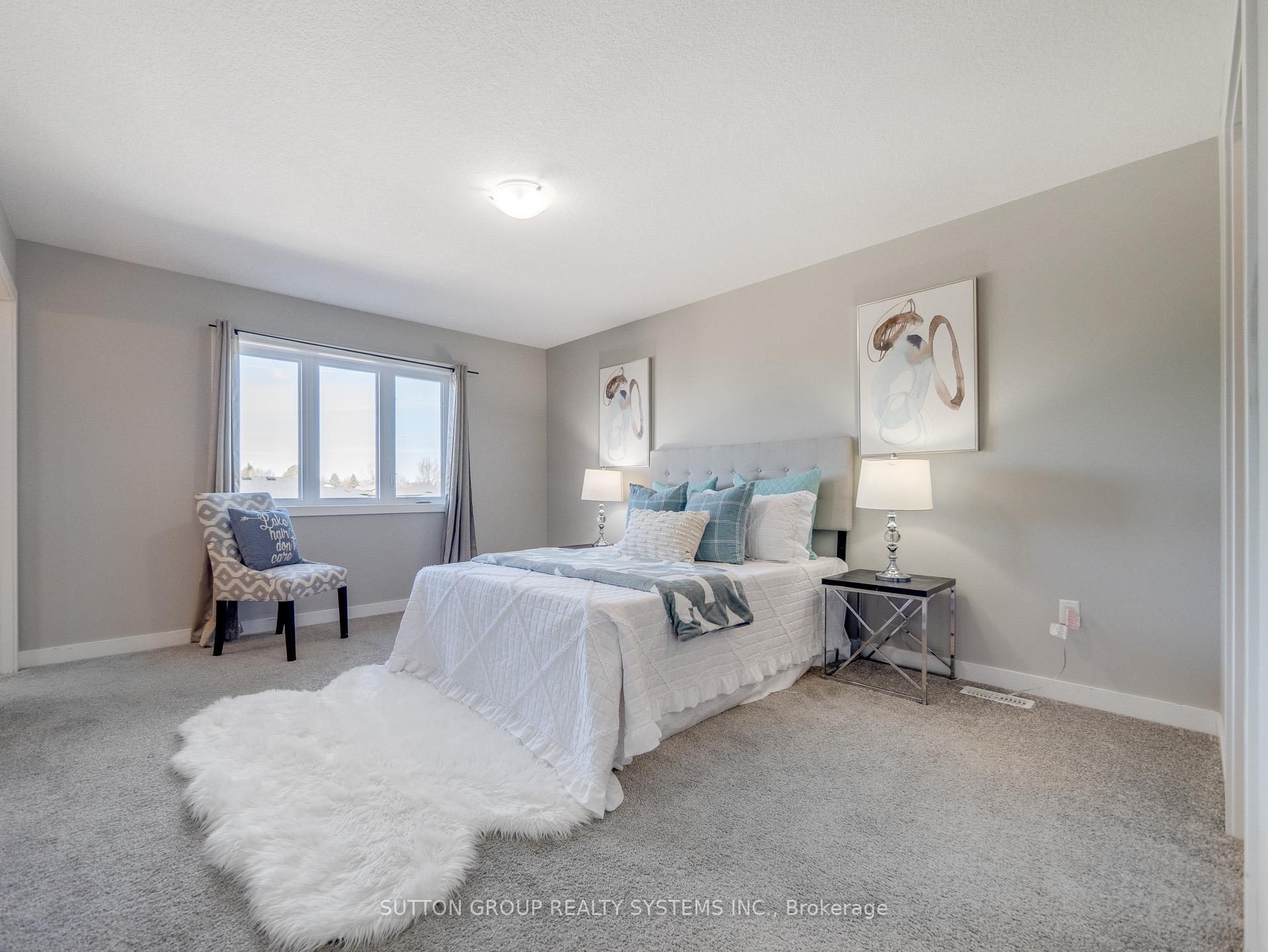 Photo 24 of 913 Robert Ferrie Drive, Kitchener — HOMEH