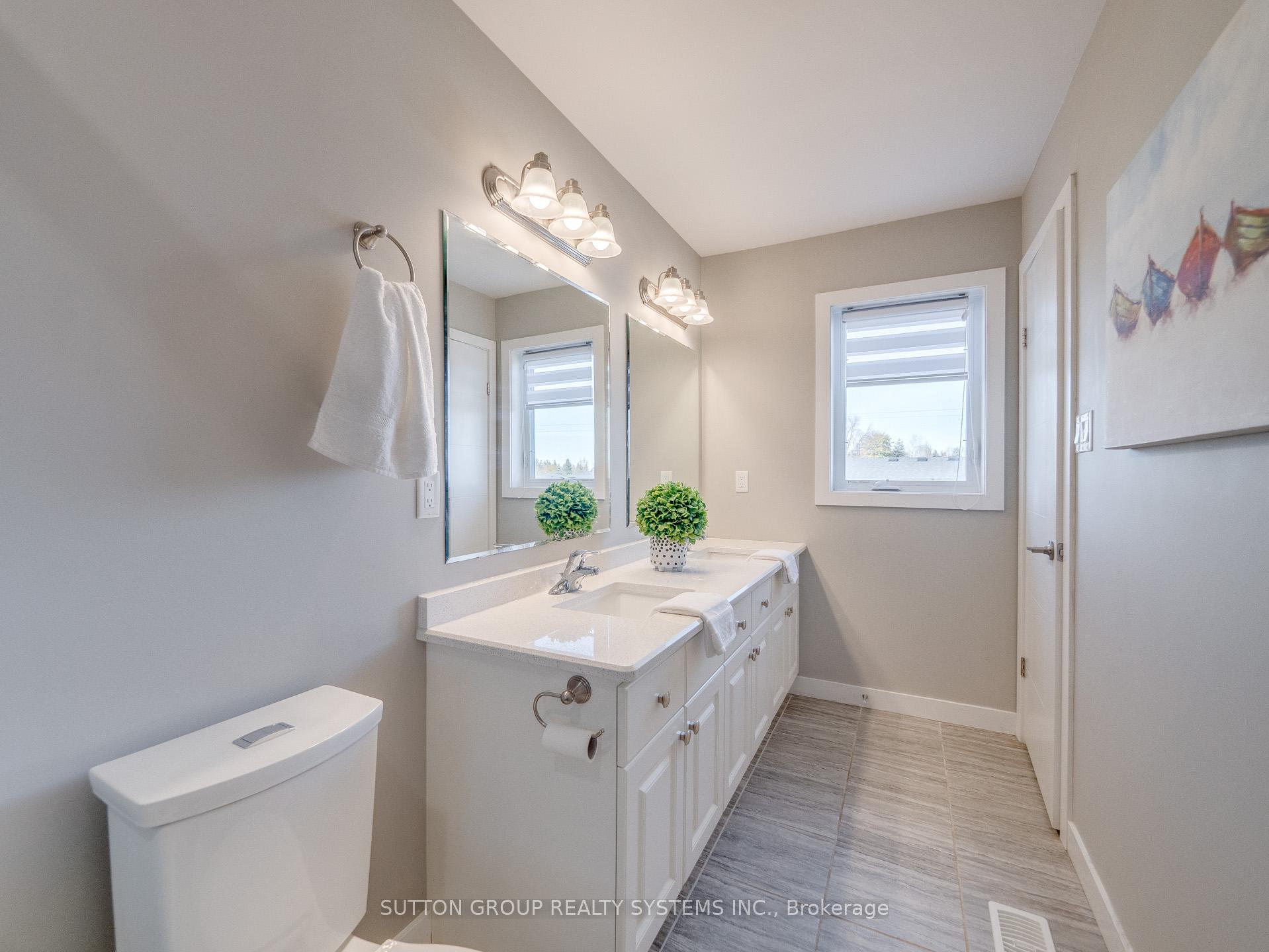 Photo 28 of 913 Robert Ferrie Drive, Kitchener — HOMEH