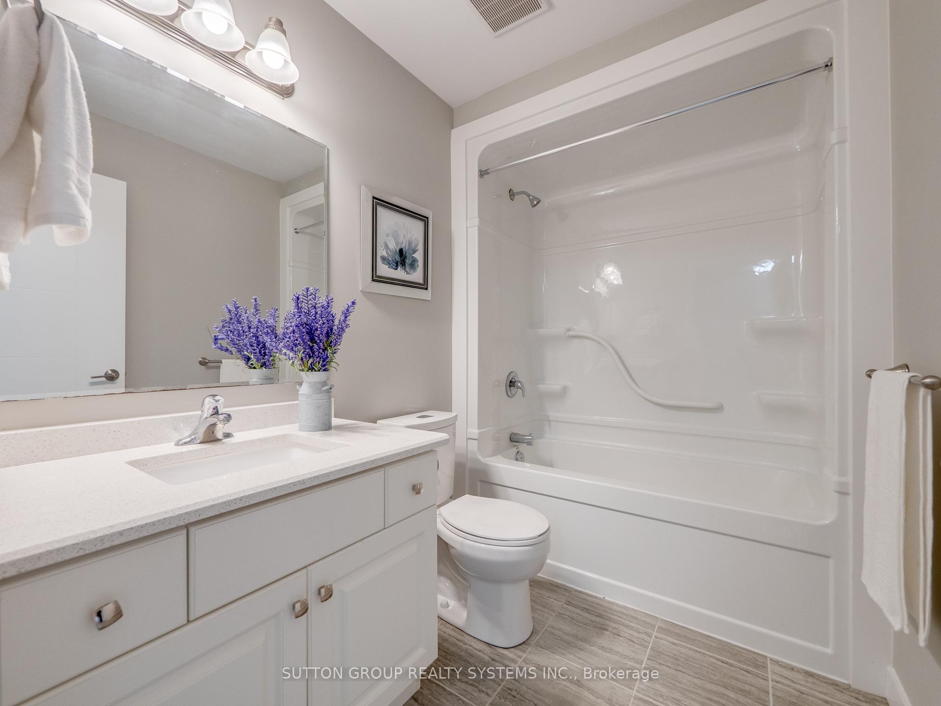 Photo 32 of 913 Robert Ferrie Drive, Kitchener — HOMEH