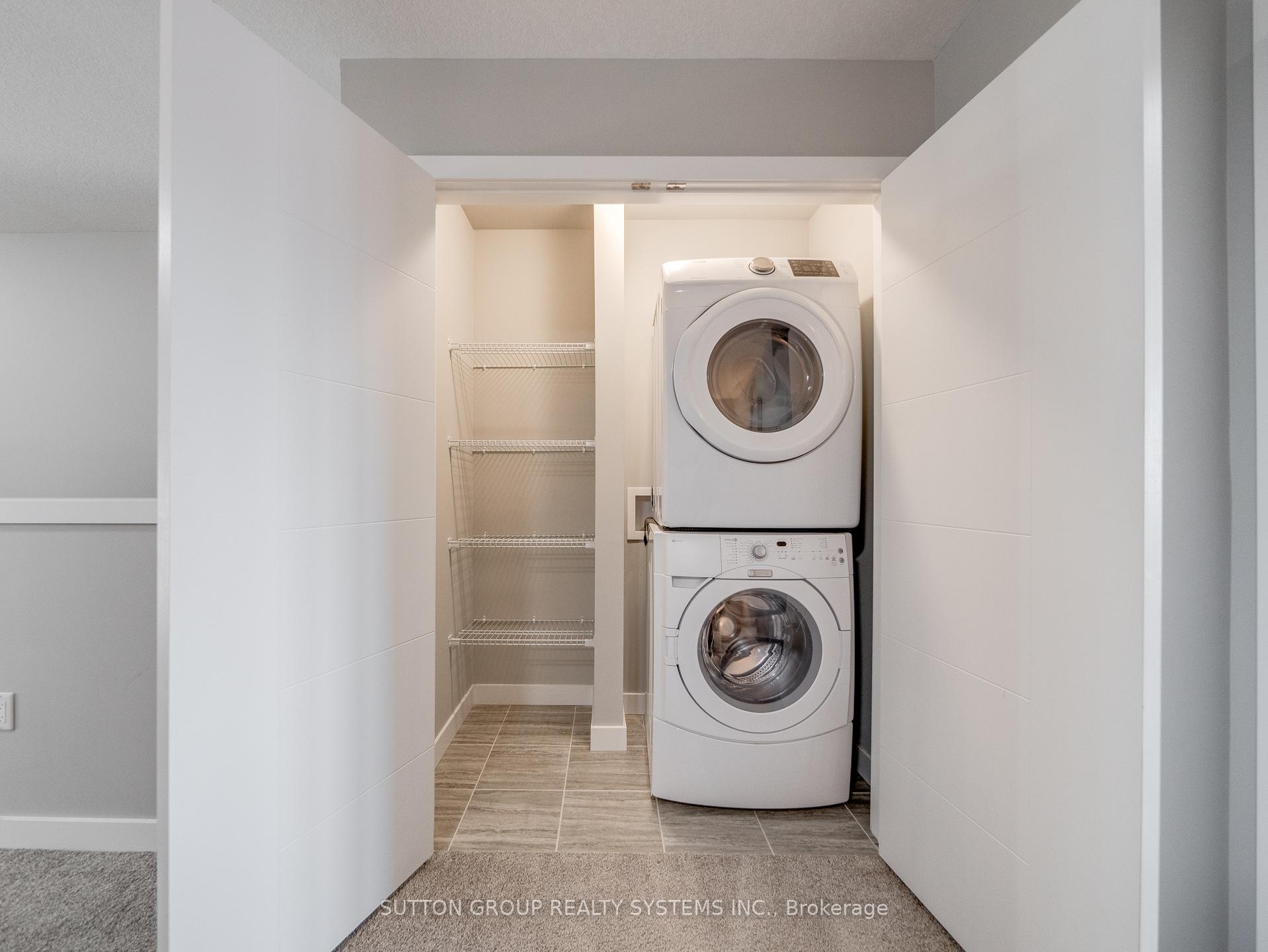 Photo 33 of 913 Robert Ferrie Drive, Kitchener — HOMEH