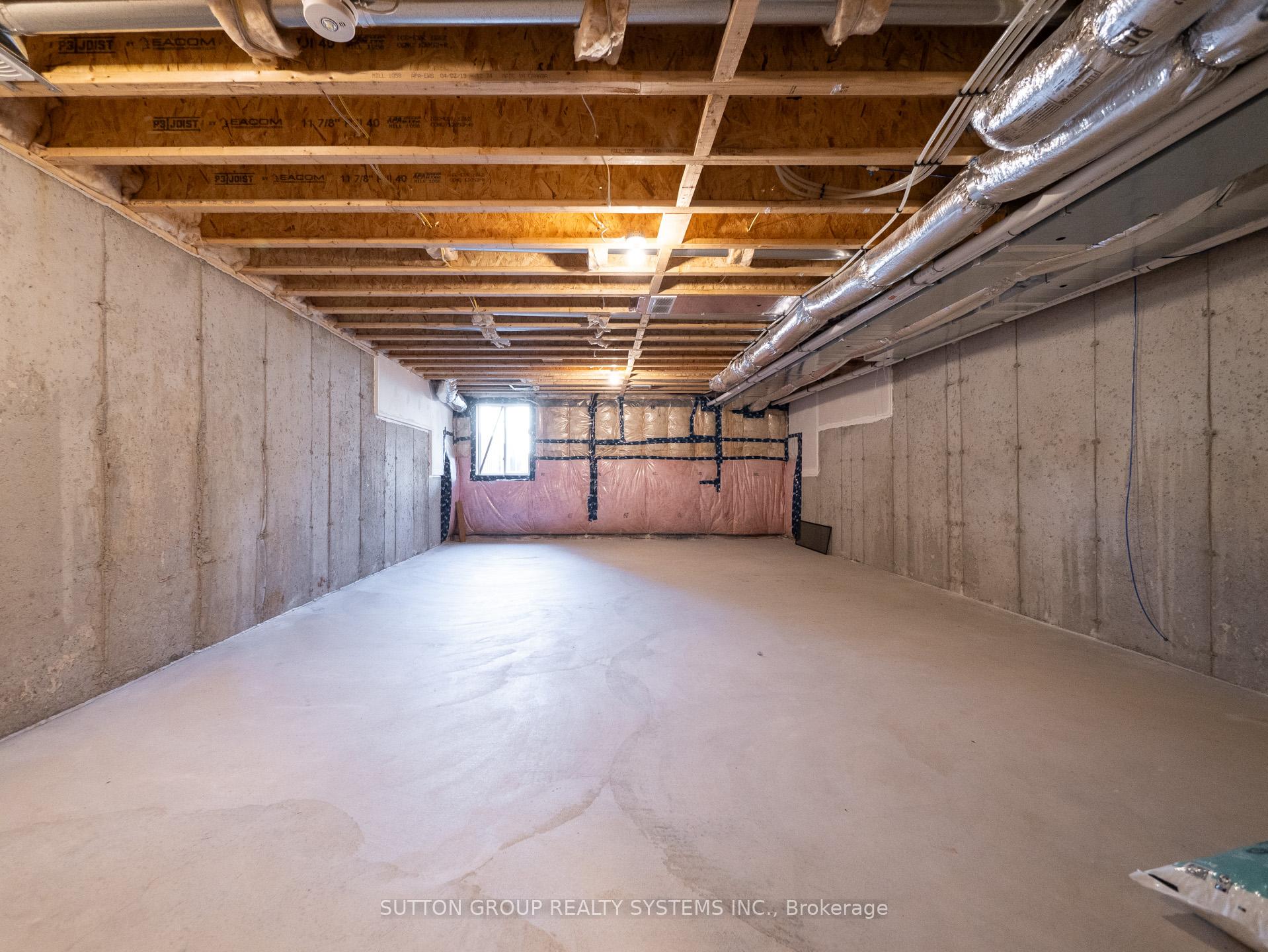 Photo 34 of 913 Robert Ferrie Drive, Kitchener — HOMEH