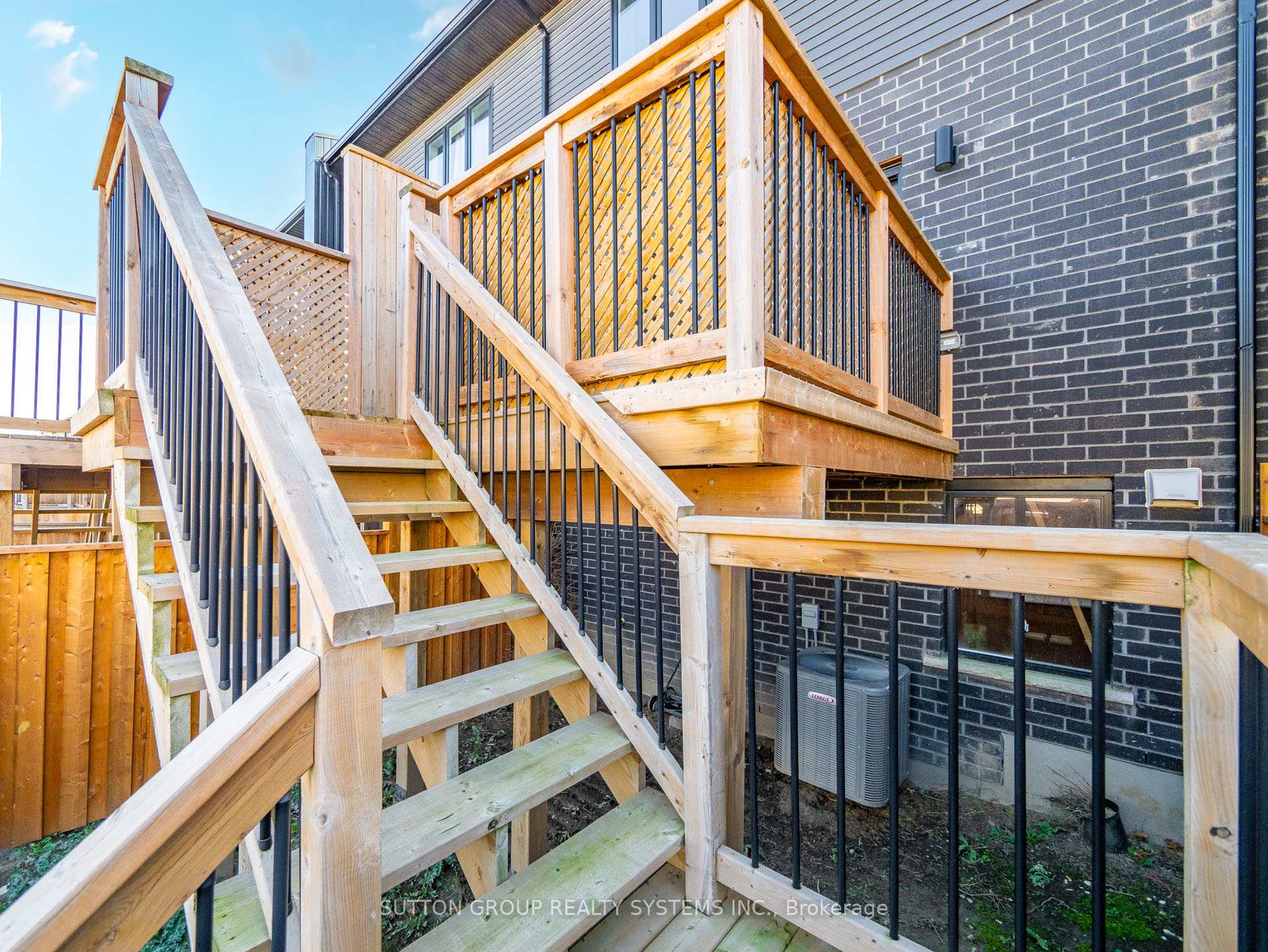 Photo 39 of 913 Robert Ferrie Drive, Kitchener — HOMEH