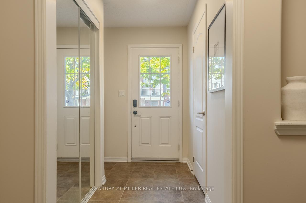 Photo 4 of 935 Deverell Place, Milton, Coates — HOMEH