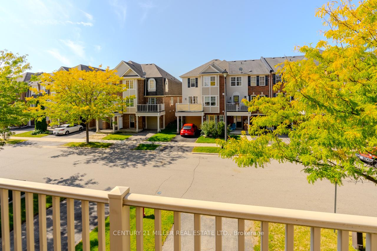 Photo 10 of 935 Deverell Place, Milton, Coates — HOMEH