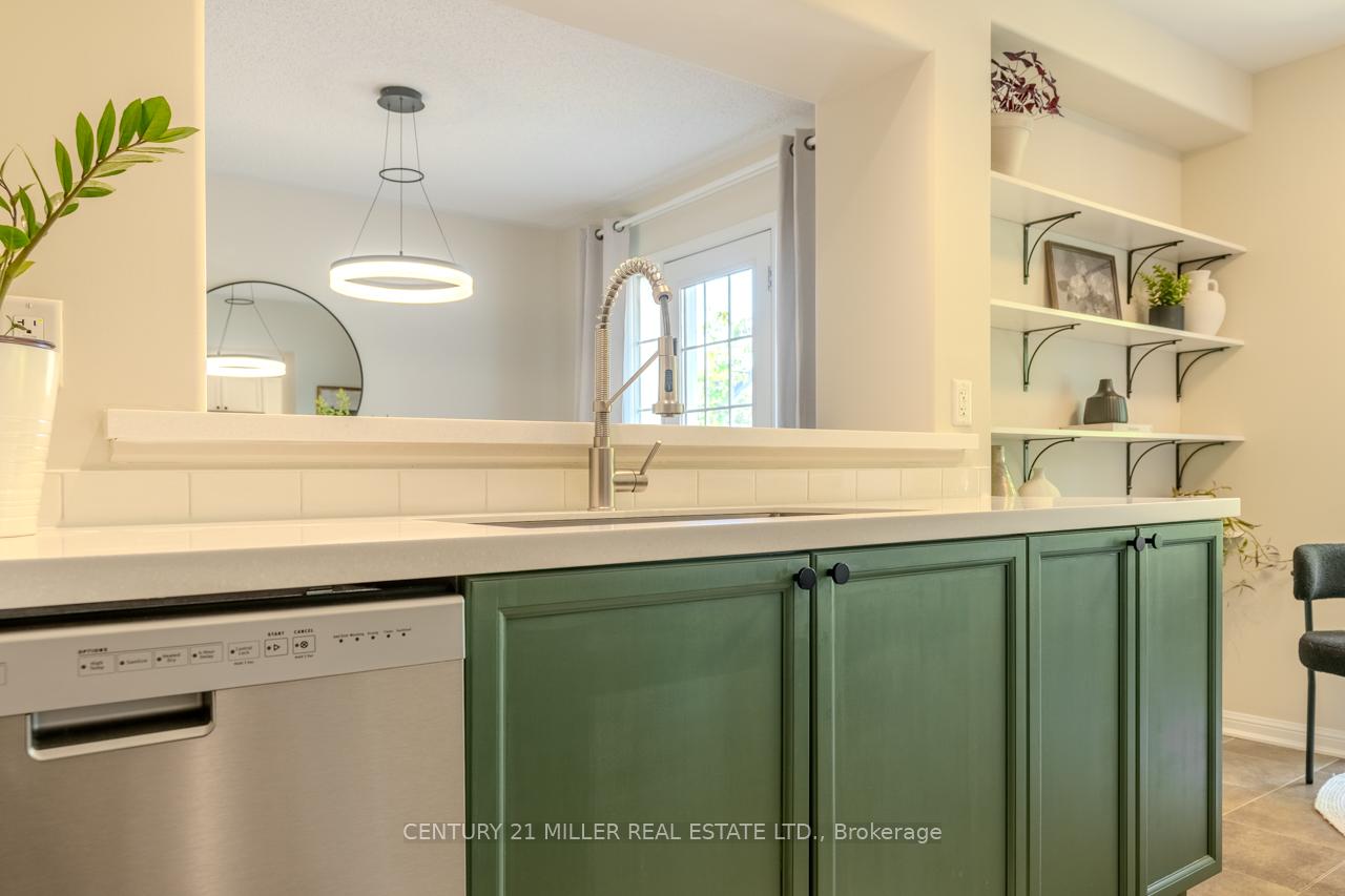 Photo 14 of 935 Deverell Place, Milton, Coates — HOMEH